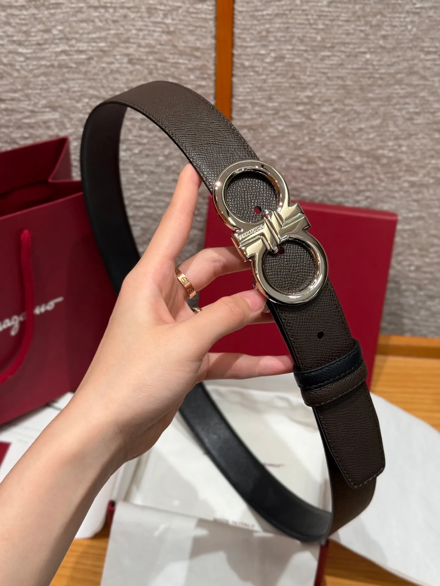 💰440💰Complete package💰 💍Purchase-grade Ferragamo⚡️🌹Double-sided Italian imported original black matching☕️New high-quality palladium-plated buckle Width 35mm Double-sided usable The belt is adjustable and can be cut as needed to achieve a slimming effect