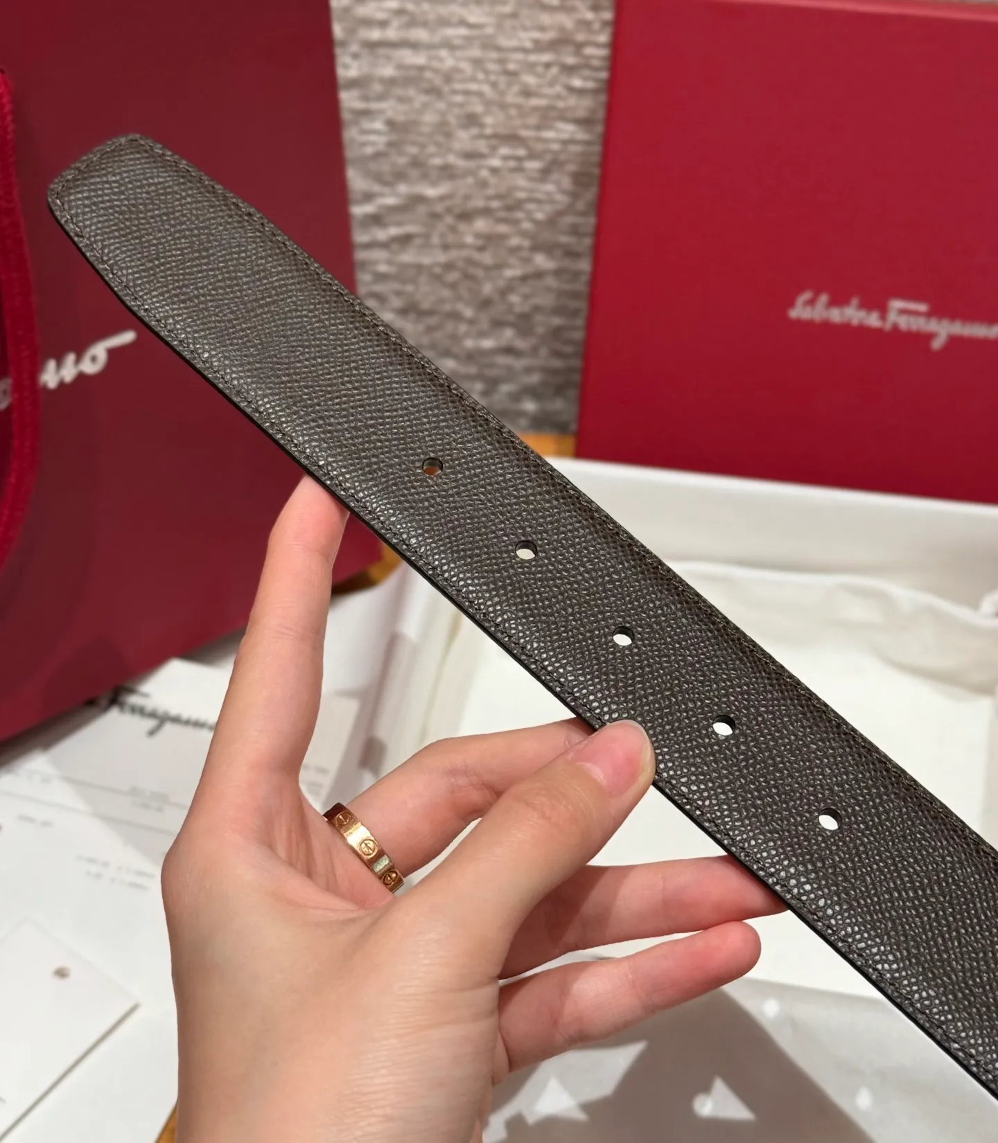 💰440💰Complete package💰 💍Purchase-grade Ferragamo⚡️🌹Double-sided Italian imported original black matching☕️New high-quality palladium-plated buckle Width 35mm Double-sided usable The belt is adjustable and can be cut as needed to achieve a slimming effect