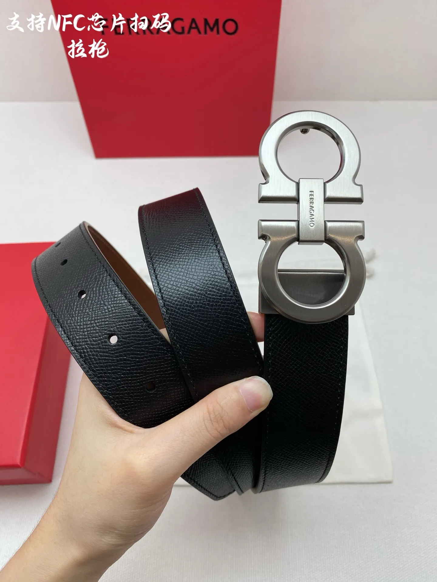💰440💰Full package💰 💍Purchasing agent Ferragamo⚡️🌹3.5cm high-end customized men's belt Double-sided imported cowhide⚡️🌹Choose and match by yourself Genuine materials Very textured Fashionable and classic without losing style You can cut it by yourself!