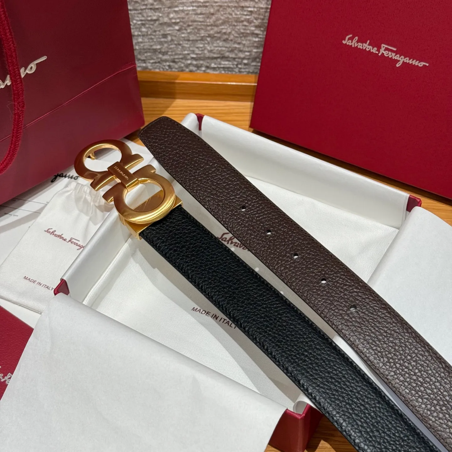 💰440💰Complete package💰 💍Purchase-grade Ferragamo⚡️🌹Double-sided Italian imported original black matching☕️New high-quality palladium-plated buckle Width 35mm Double-sided usable The belt is adjustable and can be cut as needed to achieve a slimming effect