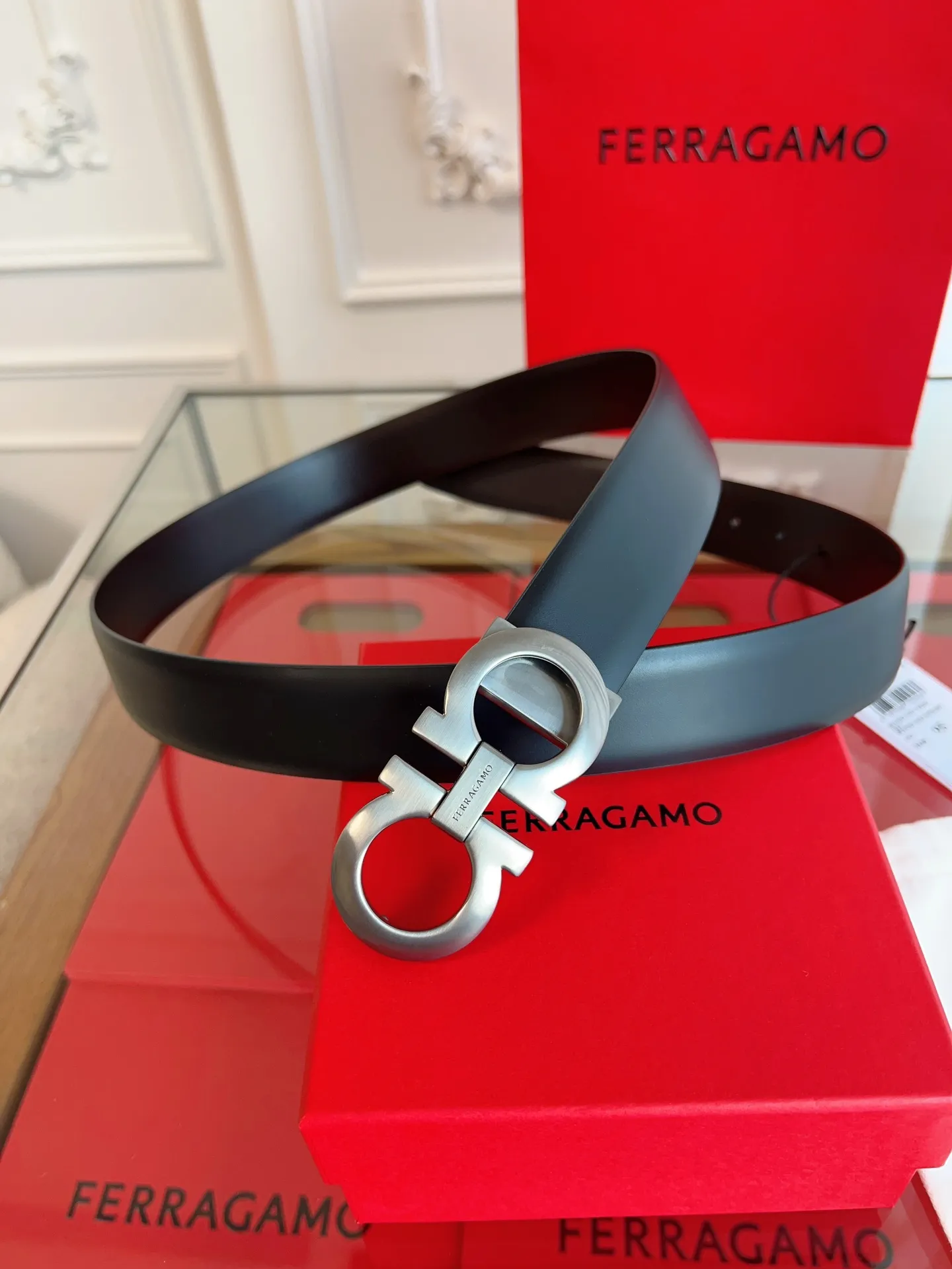 💰440💰Full set of packaging💰 💍Purchase grade Ferragamo 3.5cm original leather. Precision brass hardware upgraded version nfc chip, genuine factory IP plating! Original match