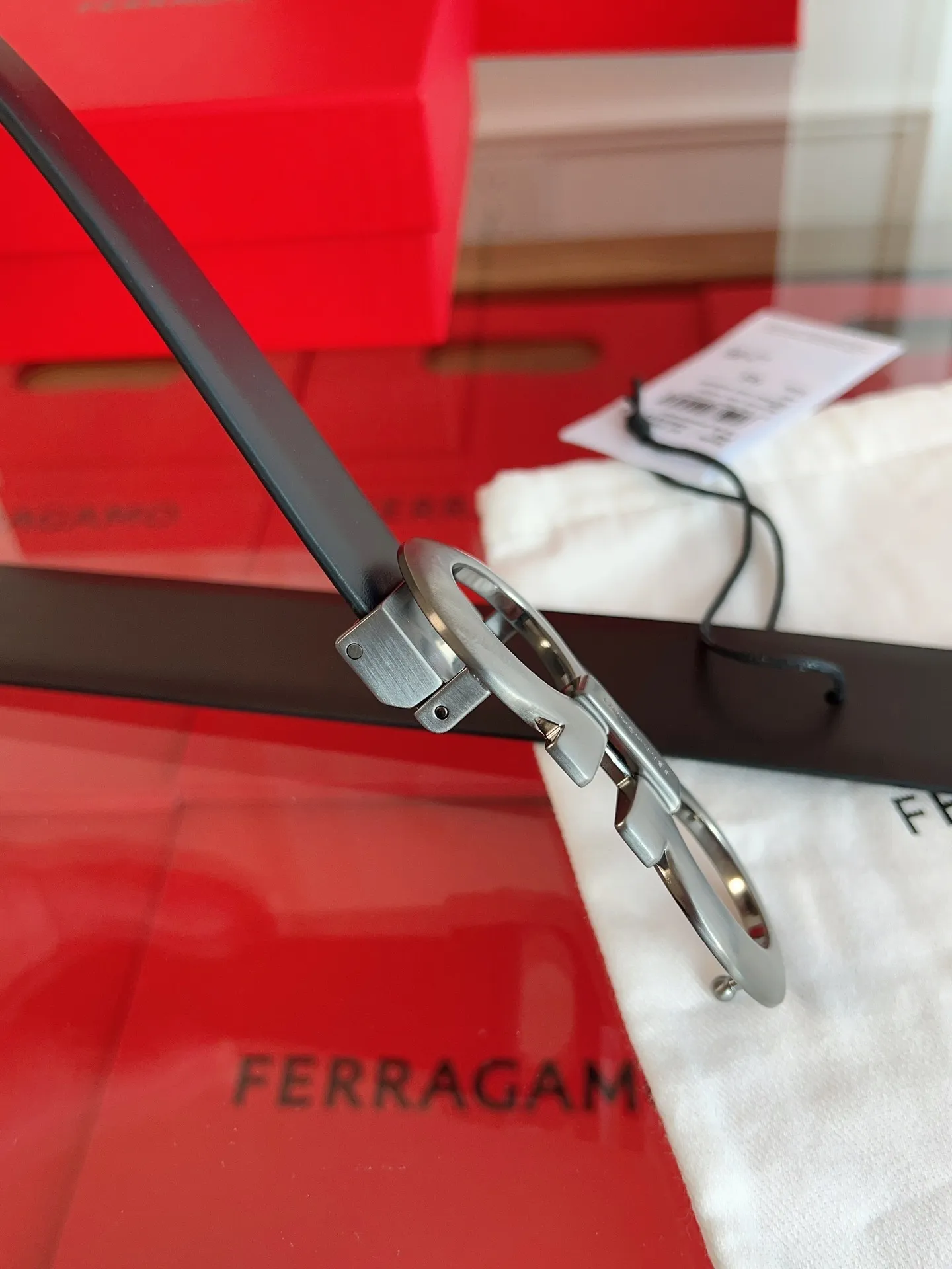 💰440💰Full set of packaging💰 💍Purchase grade Ferragamo 3.5cm original leather. Precision brass hardware upgraded version nfc chip, genuine factory IP plating! Original match