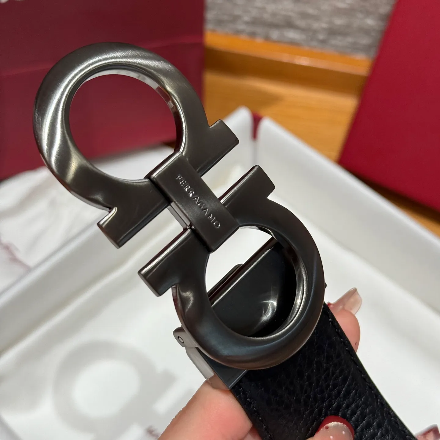 💰440💰Complete package💰 💍Purchase-grade Ferragamo⚡️🌹Double-sided Italian imported original black matching☕️New high-quality palladium-plated buckle Width 35mm Double-sided usable The belt is adjustable and can be cut as needed to achieve a slimming effect