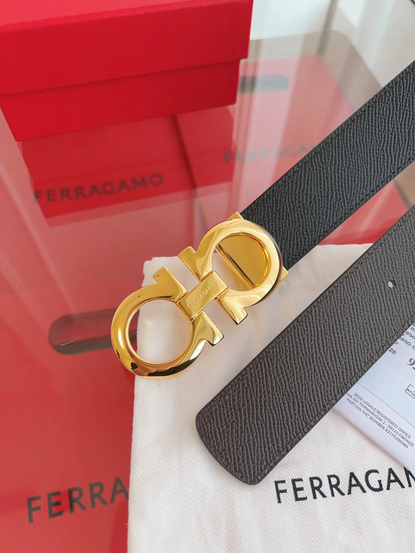 💰440💰Full set of packaging💰 💍Purchase grade Ferragamo 3.5cm original leather. Precision brass hardware upgraded version nfc chip, genuine factory IP plating! Original match