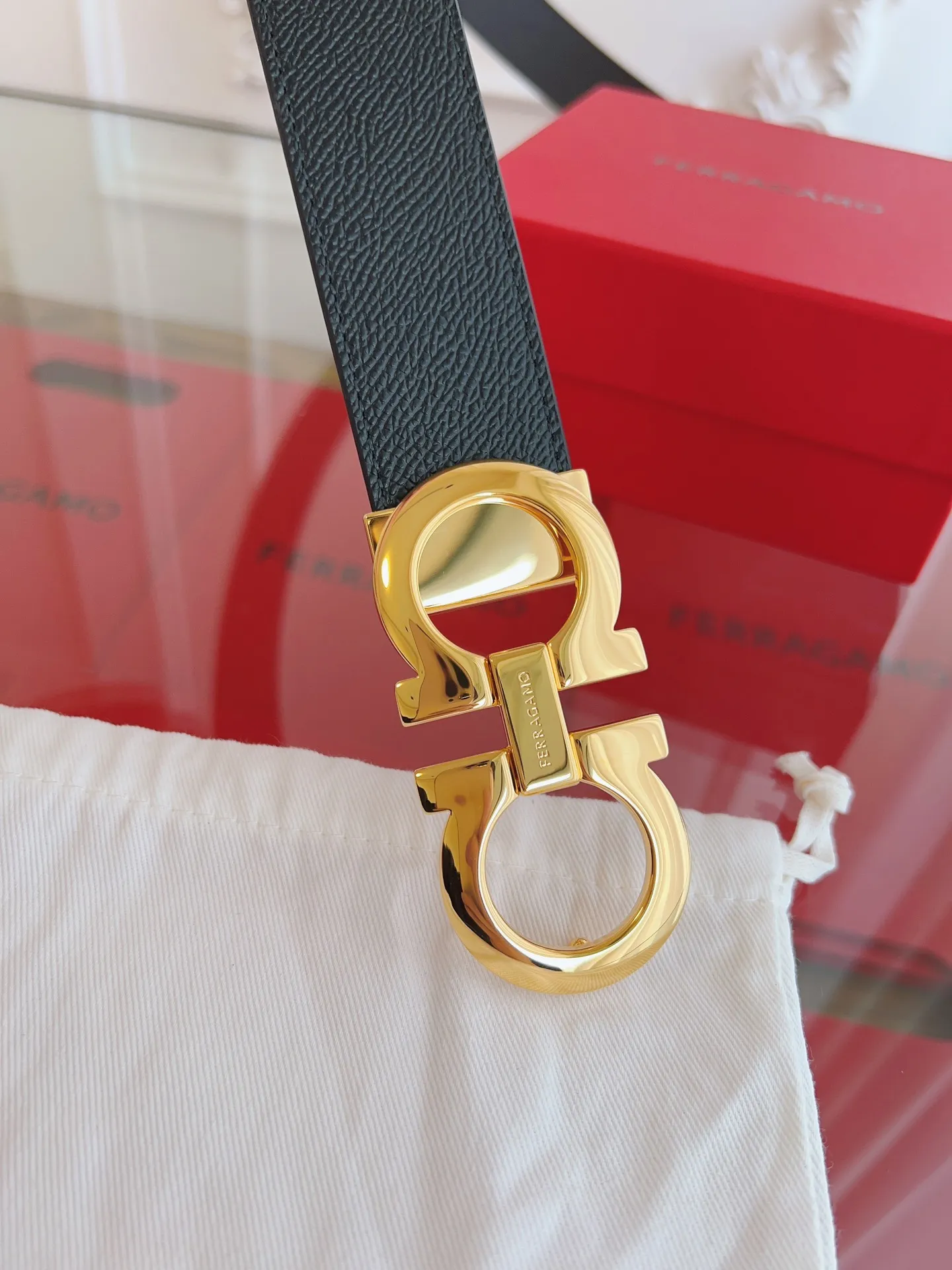 💰440💰Full set of packaging💰 💍Purchase grade Ferragamo 3.5cm original leather. Precision brass hardware upgraded version nfc chip, genuine factory IP plating! Original match