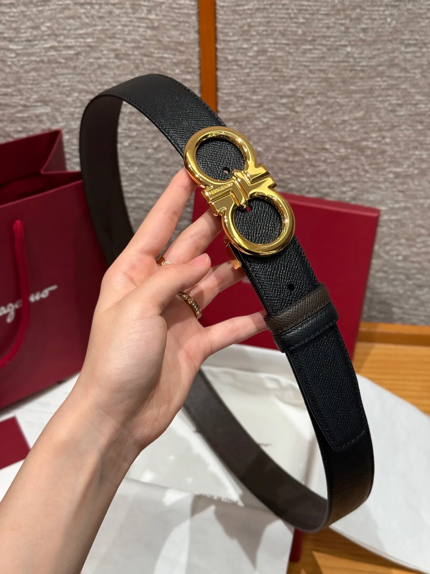 💰440💰Complete package💰 💍Purchase-grade Ferragamo⚡️🌹Double-sided Italian imported original black matching☕️New high-quality palladium-plated buckle Width 35mm Double-sided usable The belt is adjustable and can be cut as needed to achieve a slimming effect