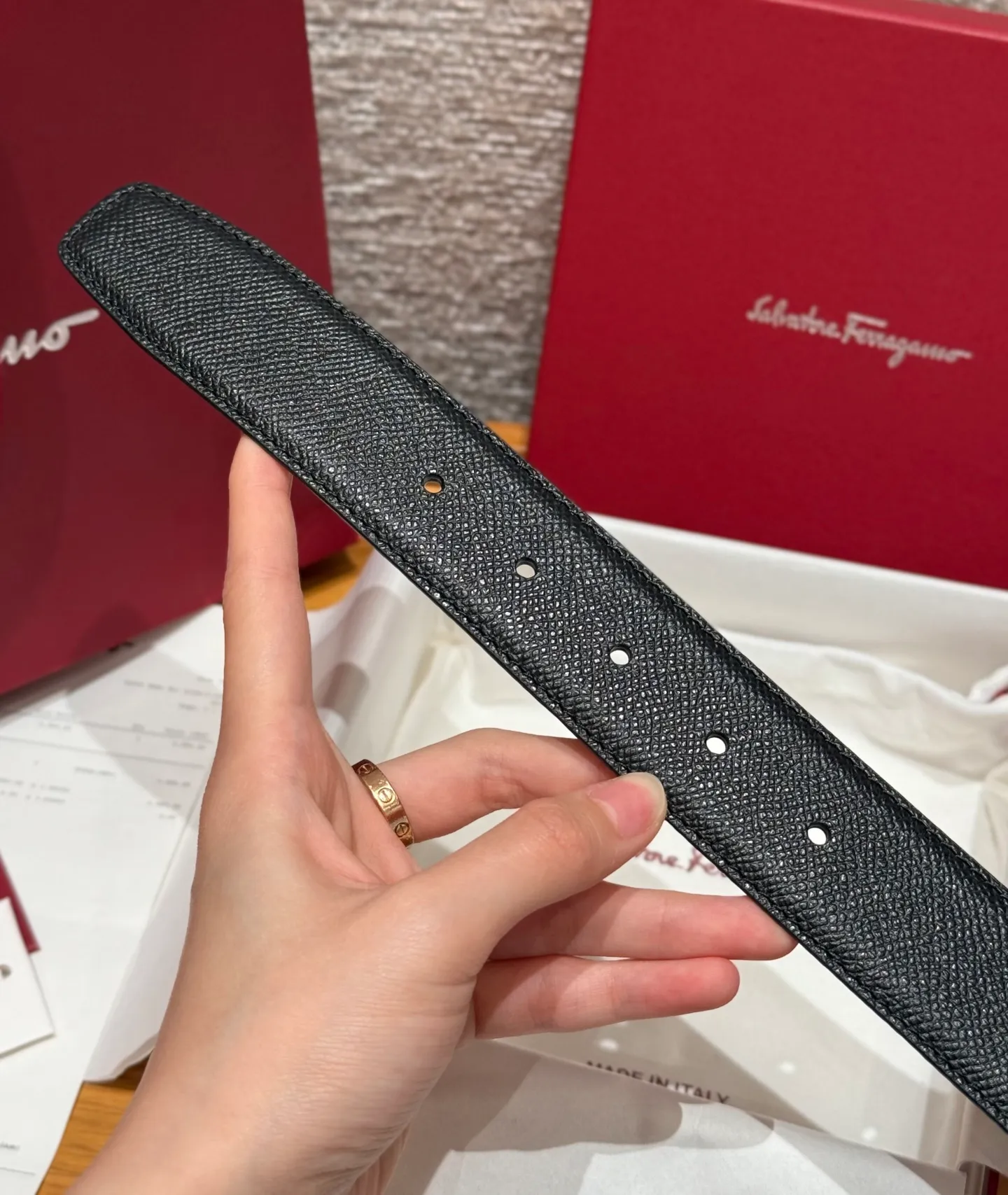 💰440💰Complete package💰 💍Purchase-grade Ferragamo⚡️🌹Double-sided Italian imported original black matching☕️New high-quality palladium-plated buckle Width 35mm Double-sided usable The belt is adjustable and can be cut as needed to achieve a slimming effect