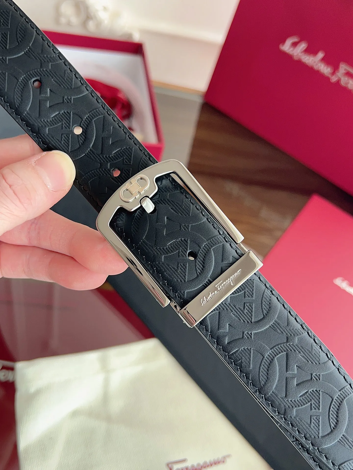 💰440💰Full package💰 💍Purchase-grade Ferragamo⚡️🌹3.5cm original leather. Upgraded precision brass hardware, genuine factory IP plating! Original match,