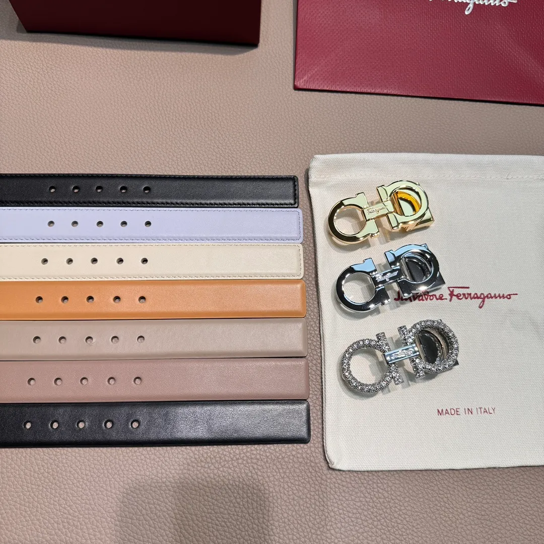 Ferragamo women's 2.5cm reversible belt is reversible and can be used perfectly in any style. The classic style will never go out of style.