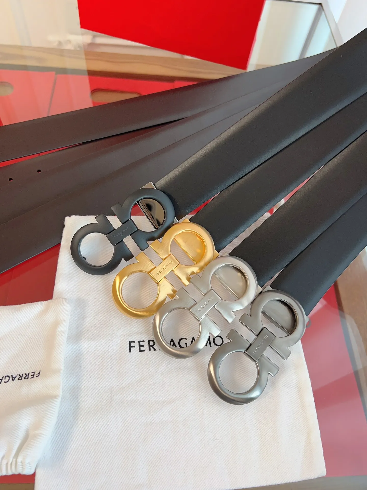 💰440💰Full set of packaging💰 💍Purchase grade Ferragamo 3.5cm original leather. Precision brass hardware upgraded version nfc chip, genuine factory IP plating! Original match