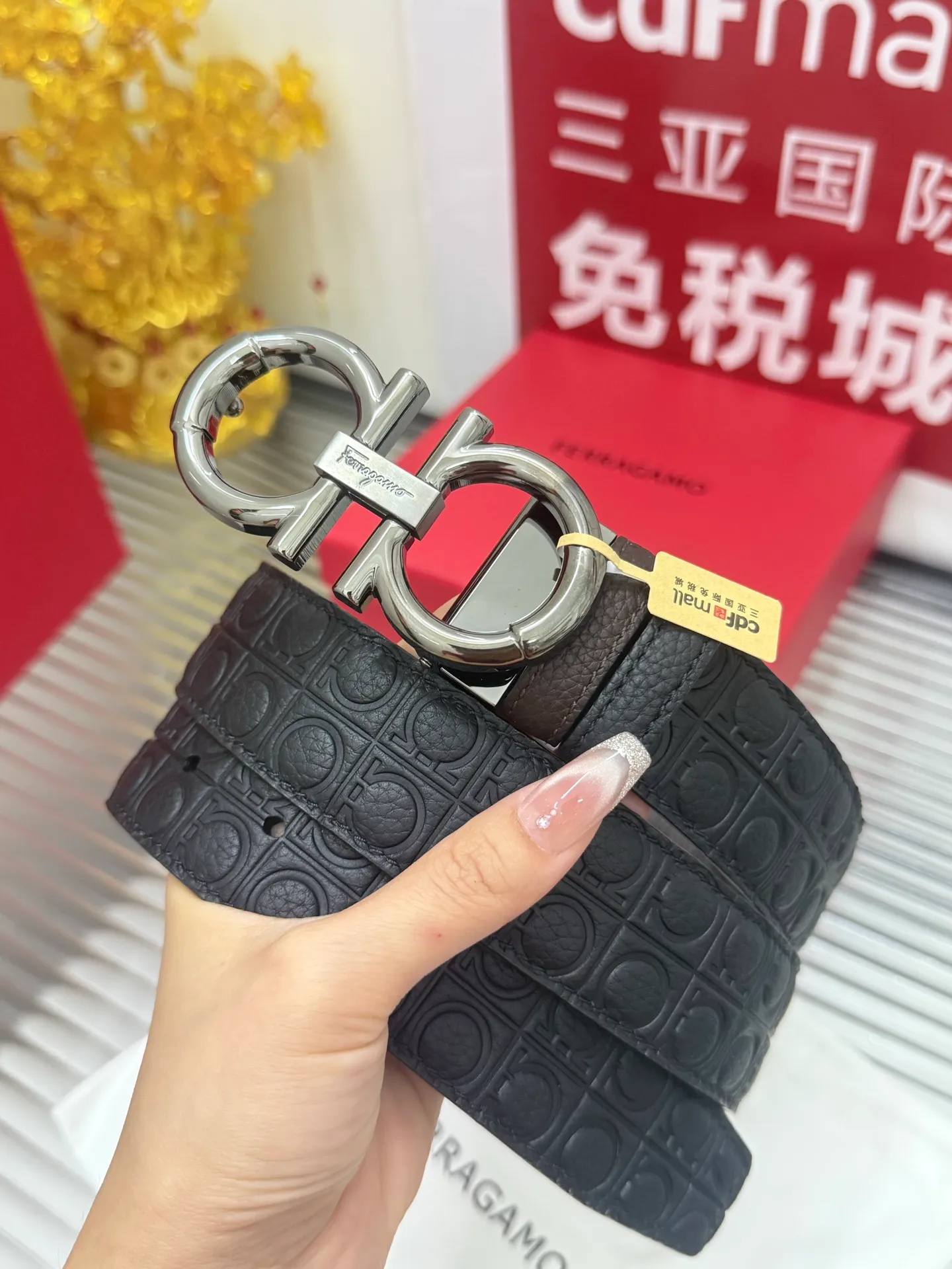 ✅Width: 𝟑.𝟱𝗰𝗺 ❑ 🌎Purchasing genuine goods ❑ Duty-free packaging Salvatore Ferragamo ❑ Supports 𝐍𝐅𝐂 anti-counterfeiting identification · Integrated chip identification for plate matching ❗️ ❑ Italy 🇮🇹𝐒𝐢𝐫𝐩 Original imported calfskin, double-sided, cuttable + high-quality pure copper hardware buckle P460