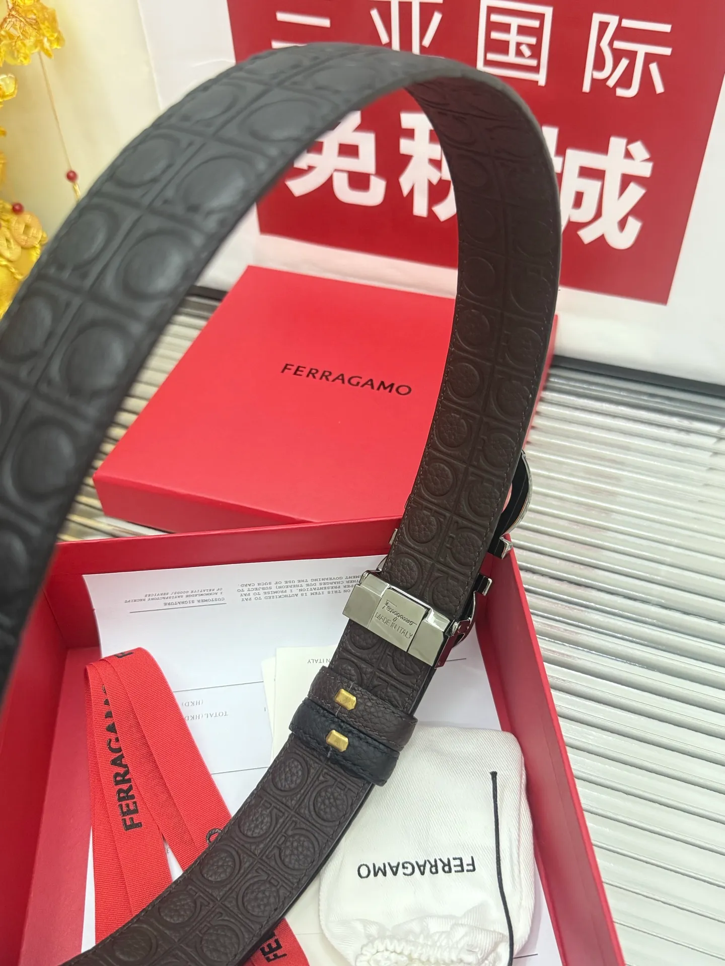 ✅Width: 𝟑.𝟱𝗰𝗺 ❑ 🌎Purchasing genuine goods ❑ Duty-free packaging Salvatore Ferragamo ❑ Supports 𝐍𝐅𝐂 anti-counterfeiting identification · Integrated chip identification for plate matching ❗️ ❑ Italy 🇮🇹𝐒𝐢𝐫𝐩 Original imported calfskin, double-sided, cuttable + high-quality pure copper hardware buckle P460