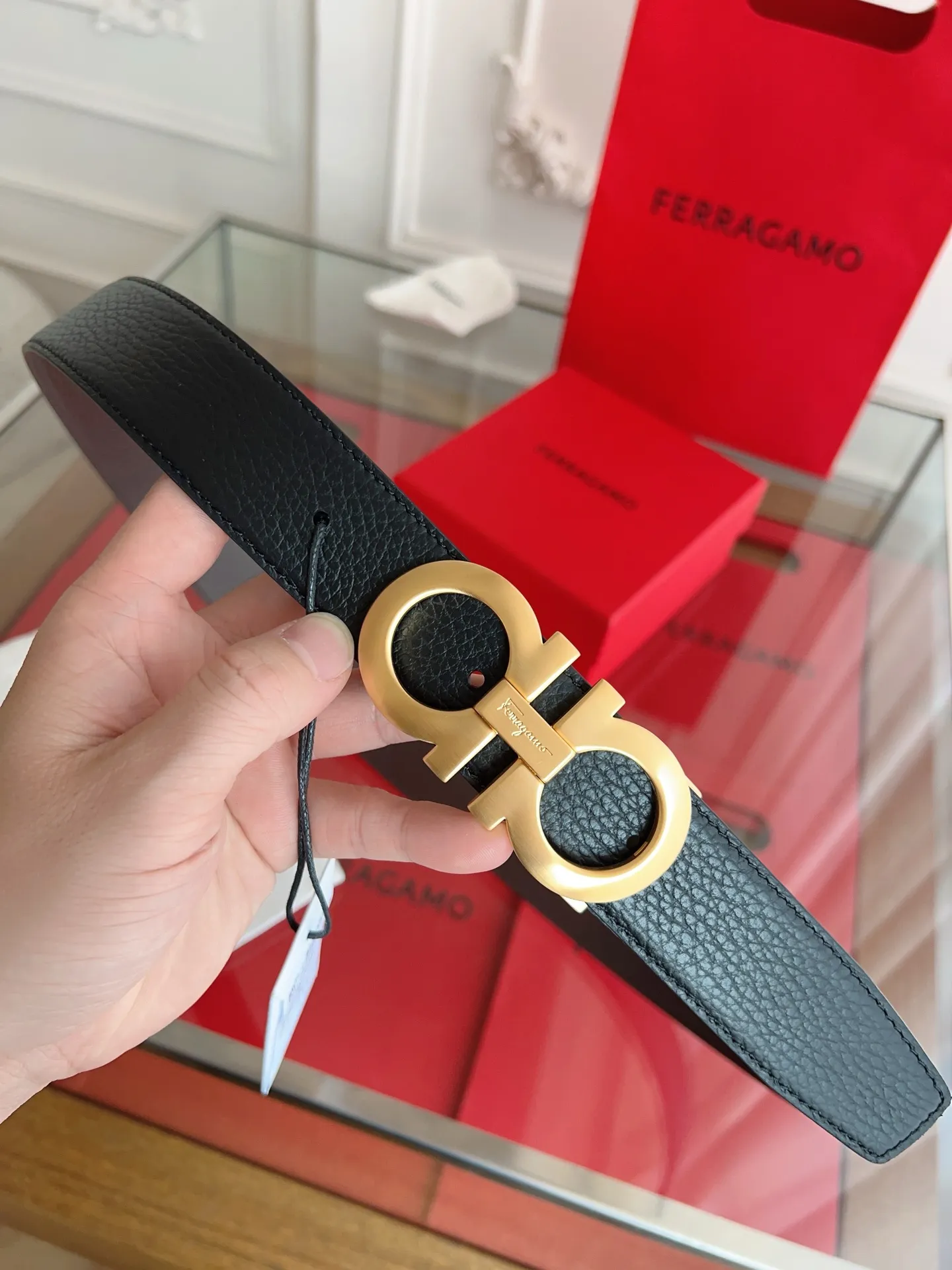 💰440💰Full set of packaging💰 💍Purchase grade Ferragamo 3.5cm original leather. Precision brass hardware upgraded version nfc chip, genuine factory IP plating! Original match,