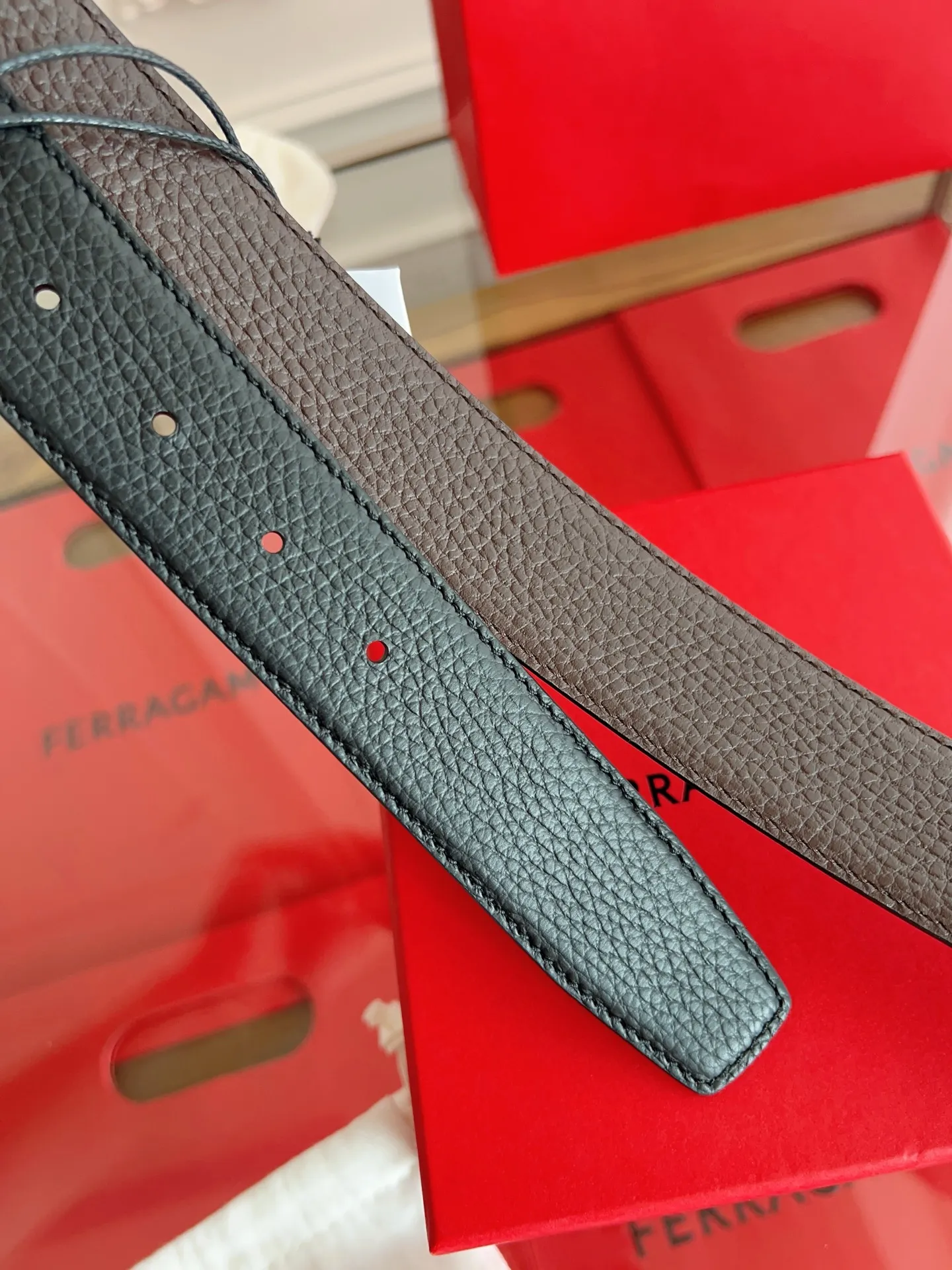 💰440💰Full set of packaging💰 💍Purchase grade Ferragamo 3.5cm original leather. Precision brass hardware upgraded version nfc chip, genuine factory IP plating! Original match,