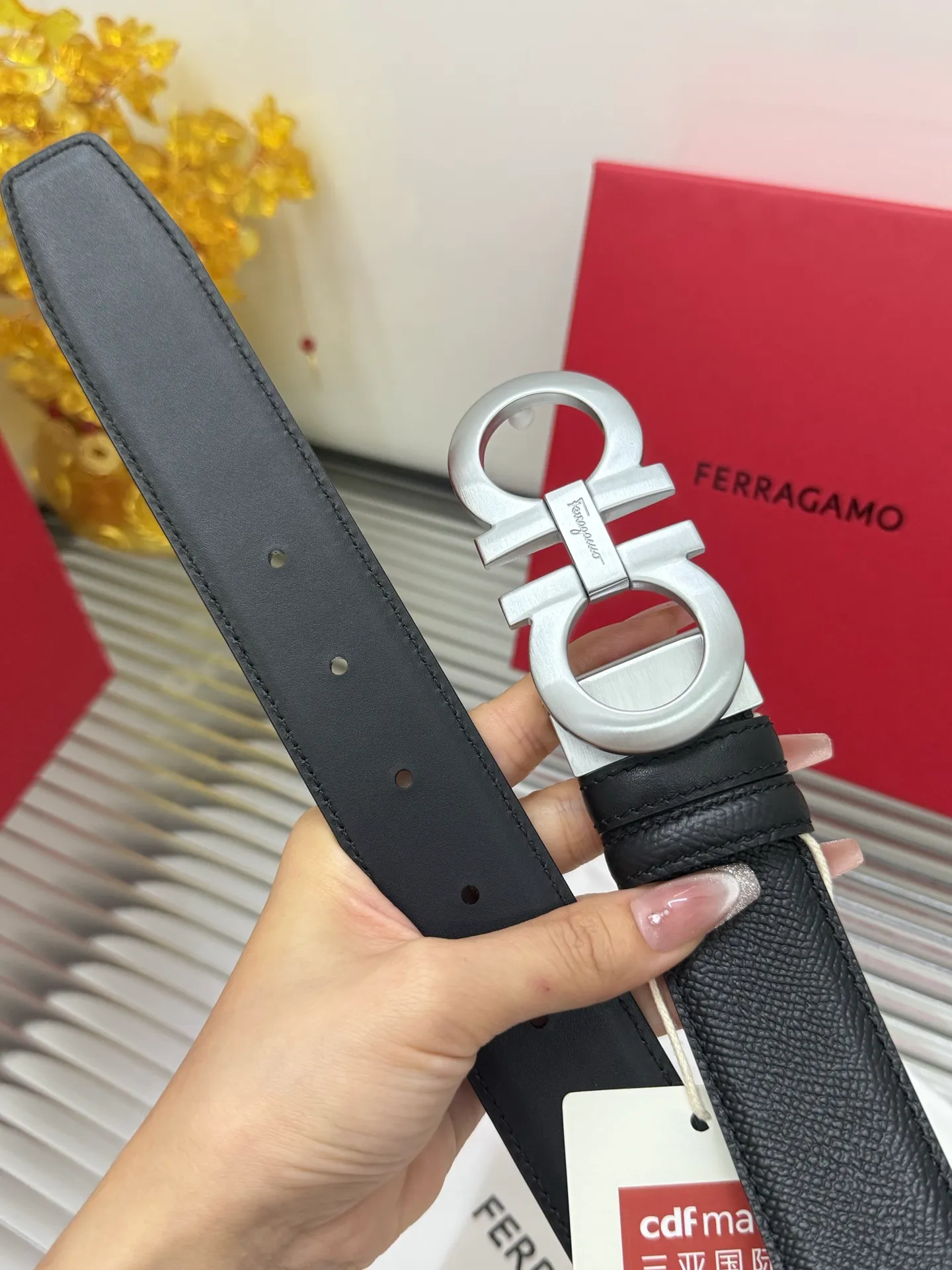 ✅Width: 𝟑.𝟱𝗰𝗺 ❑ Ferragamo ❑ Supports 𝐍𝐅𝐂 anti-counterfeiting identification · Anti-counterfeiting identification with integrated chip on the plate ❗️The length can be cut/double-sided can be used Original imported calfskin + high-quality pure copper hardware buckle P460