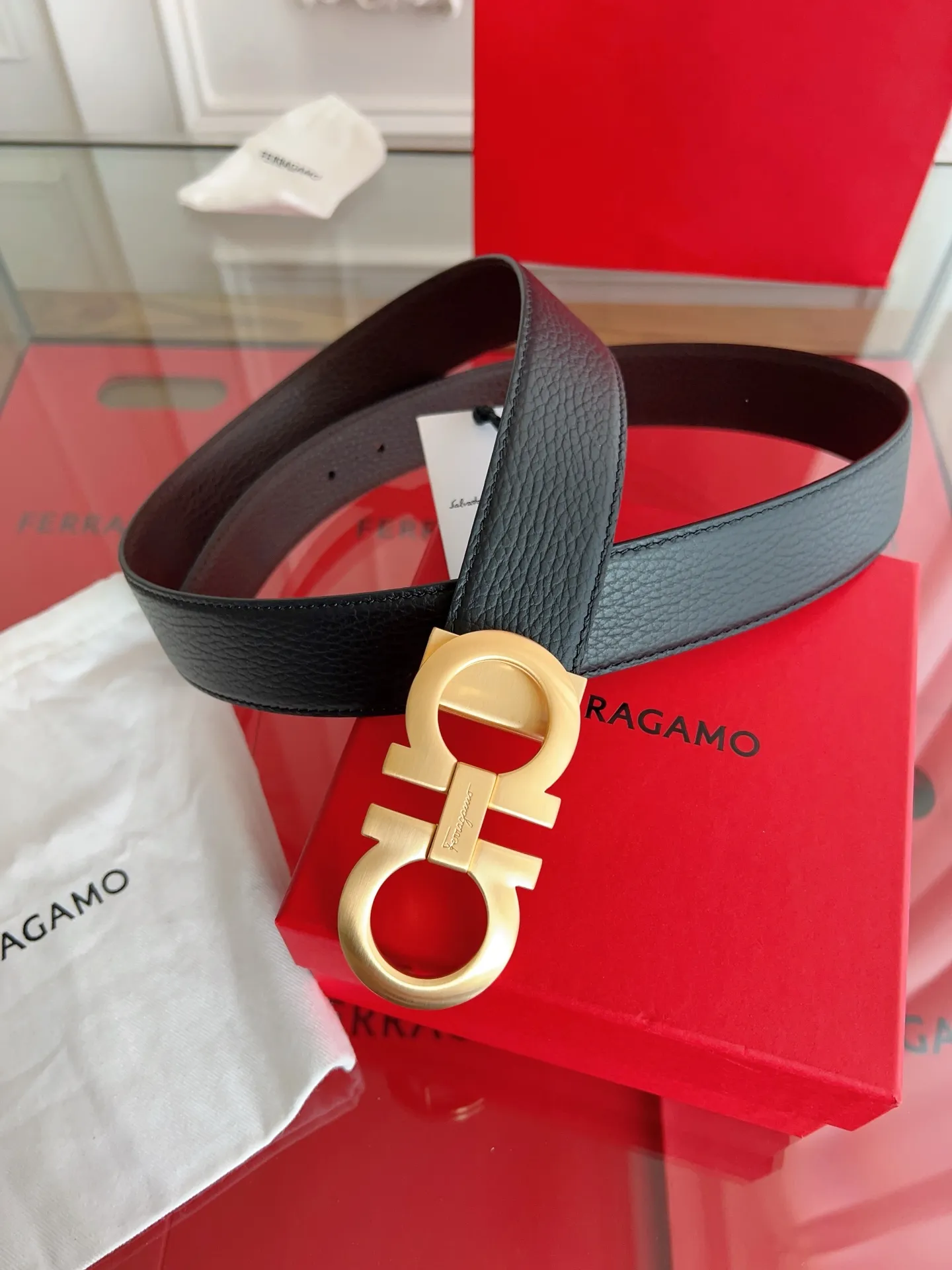 💰440💰Full set of packaging💰 💍Purchase grade Ferragamo 3.5cm original leather. Precision brass hardware upgraded version nfc chip, genuine factory IP plating! Original match