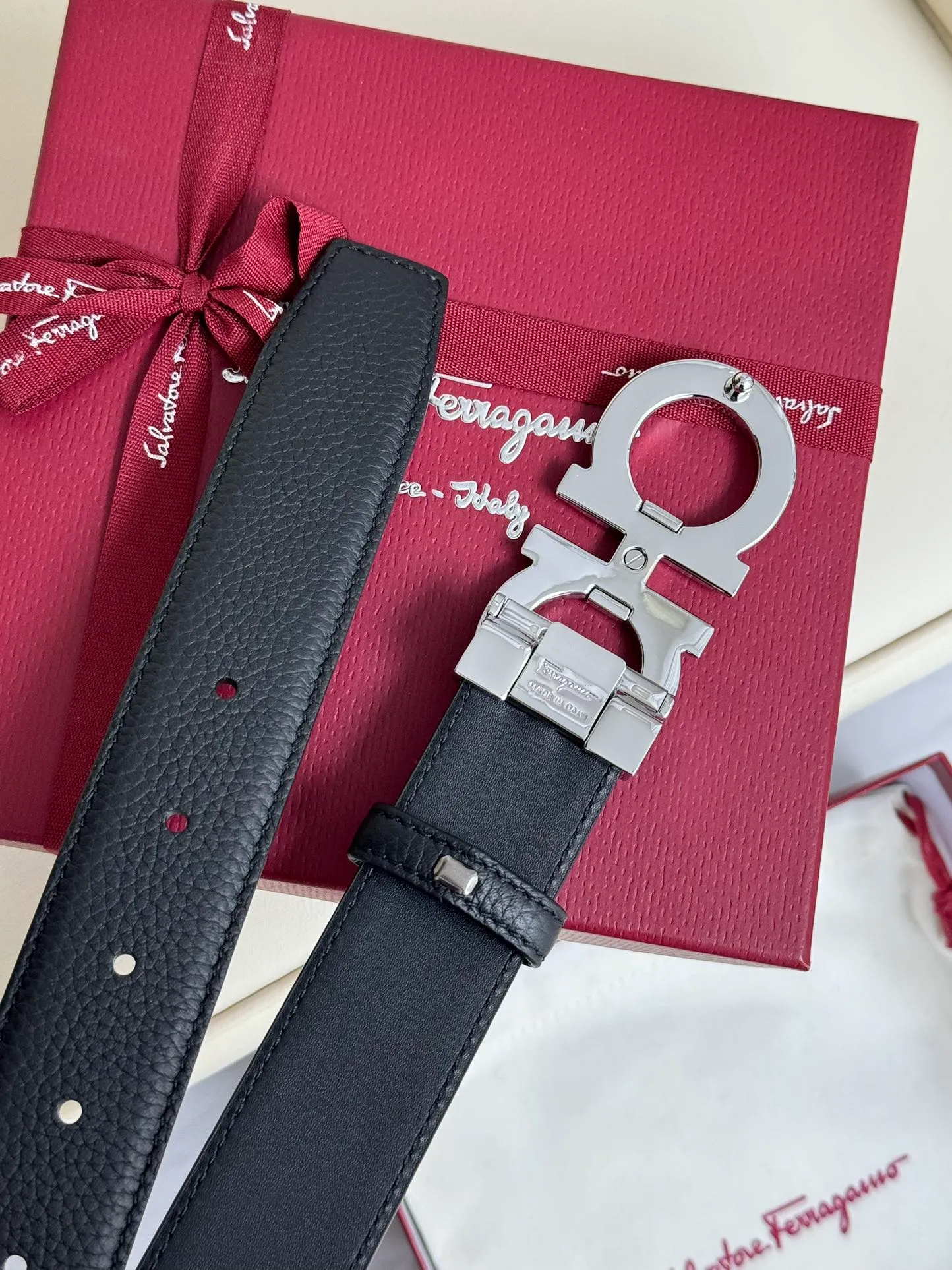 💰440💰Full set of packaging💰 💍Purchase-grade Ferragamo Double-sided original imported first-layer cowhide, double-sided use, vacuum electroplated copper buckle, exquisite workmanship, counter quality! Fashionable, casual and versatile items are on sale! Comes with full counter packaging, width 3.5cm