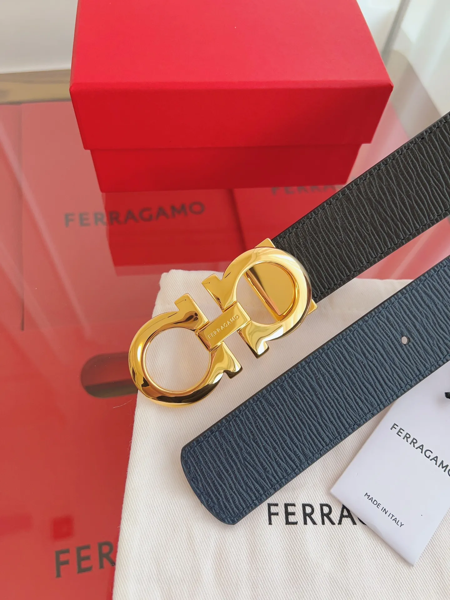 💰440💰Full set of packaging💰 💍Purchase grade Ferragamo 3.5cm original leather. Precision brass hardware upgraded version nfc chip, genuine factory IP plating! Original match