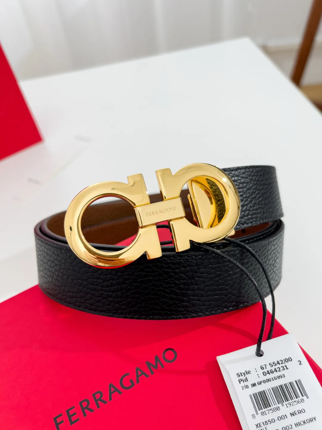 💰440💰Full package💰 💍Purchase-grade Ferragamo⚡️🌹Width 3.5cm, imported first-layer calfskin, double-sided cowhide material⚡️🌹The leather is soft and Q-elastic. Dürkopp's diagonal stitching is exquisite and durable. Good quality goods. Button head: pure copper button (gold, gun color, silver)