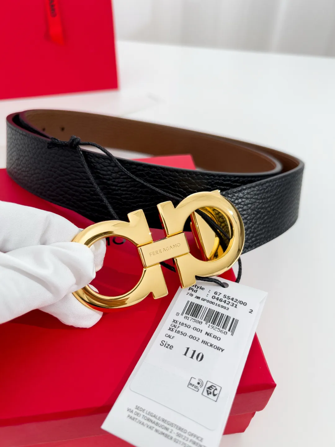 💰440💰Full package💰 💍Purchase-grade Ferragamo⚡️🌹Width 3.5cm, imported first-layer calfskin, double-sided cowhide material⚡️🌹The leather is soft and Q-elastic. Dürkopp's diagonal stitching is exquisite and durable. Good quality goods. Button head: pure copper button (gold, gun color, silver)