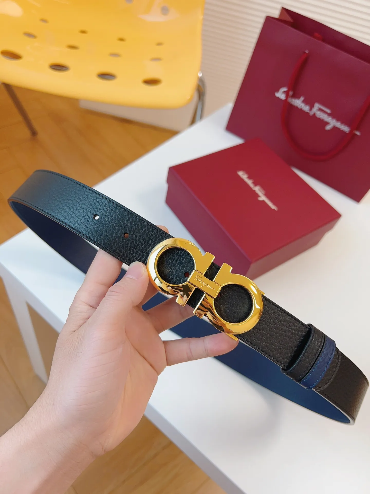 💰440💰Authentic packaging💰 💍Purchase-grade Ferragamo, details make everything. The Ferragamo belt series is made of the finest materials and exquisite craftsmanship, achieving a rich and colorful style selection and a versatile and practical elegant style. The elegant buckle combines exquisite materials to show a low-key and gorgeous modern charm. Belt width: 35mm