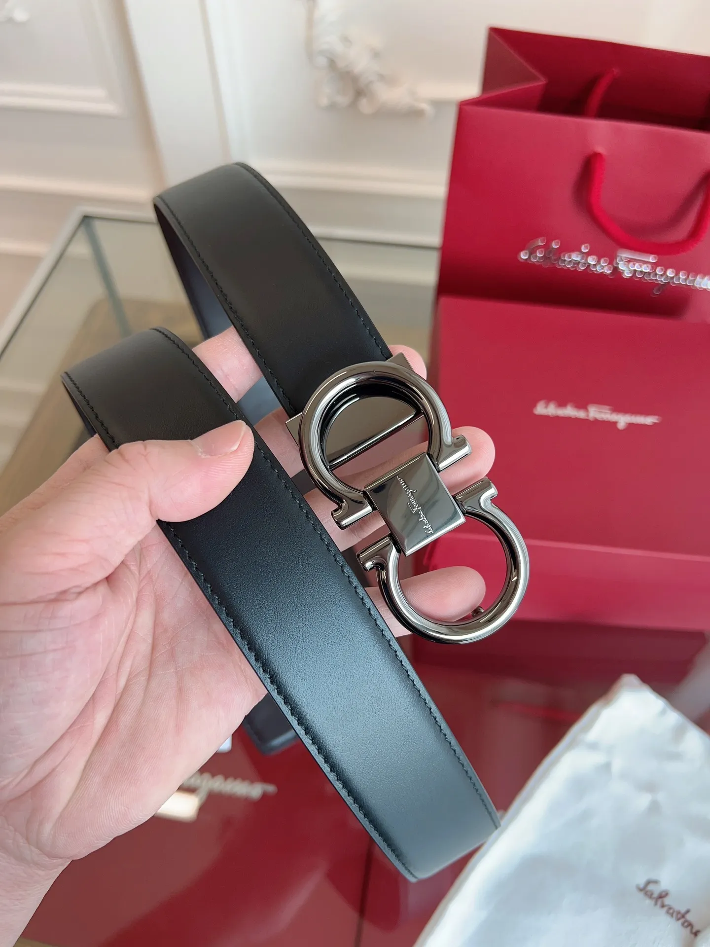💰440💰Full set of packaging💰 💍Purchase grade Ferragamo 3.5cm original leather. Precision brass hardware upgraded version nfc chip, genuine factory IP plating! Original match