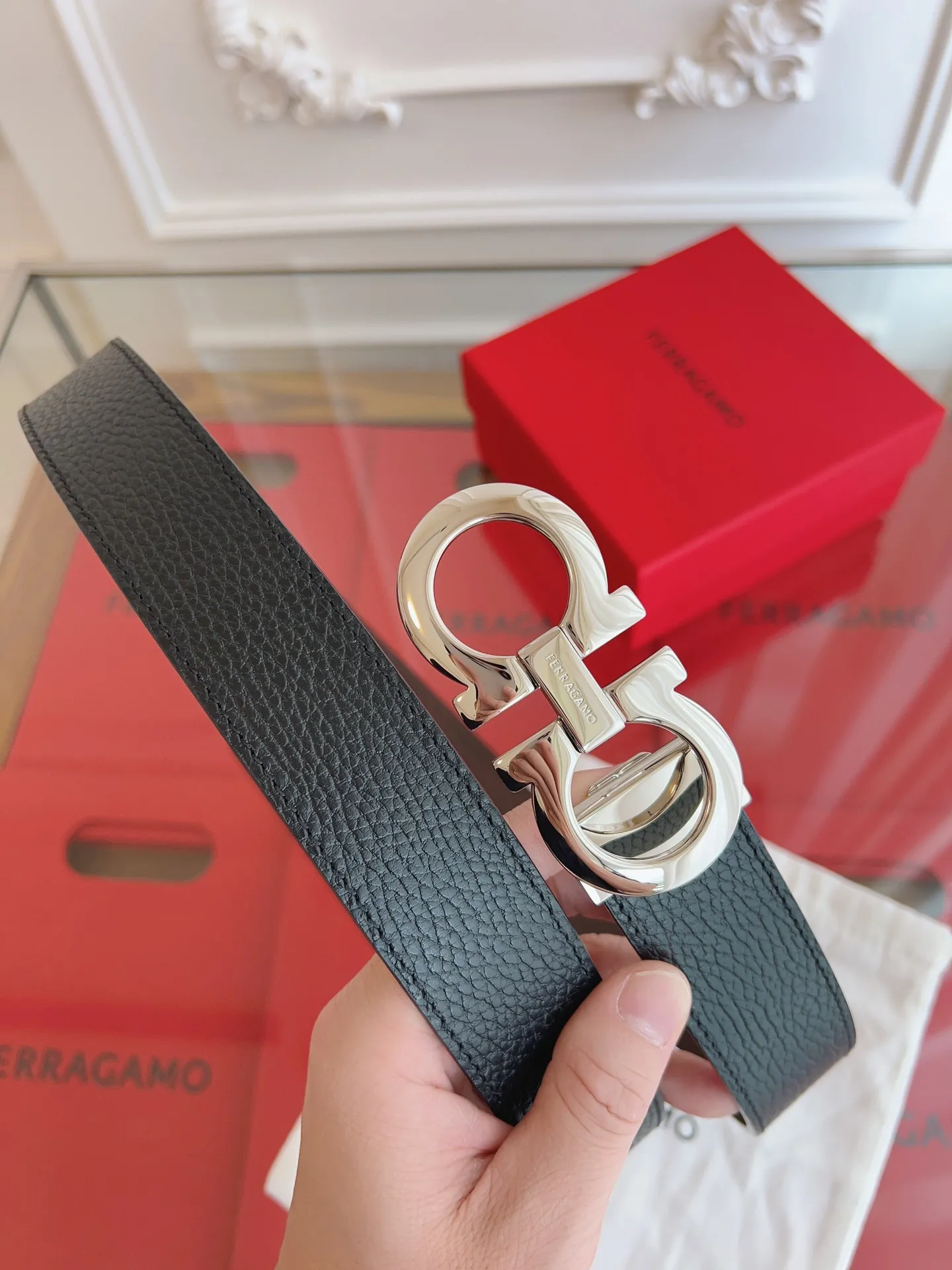 💰440💰Full set of packaging💰 💍Purchase grade Ferragamo 3.5cm original leather. Precision brass hardware upgraded version nfc chip, genuine factory IP plating! Original match