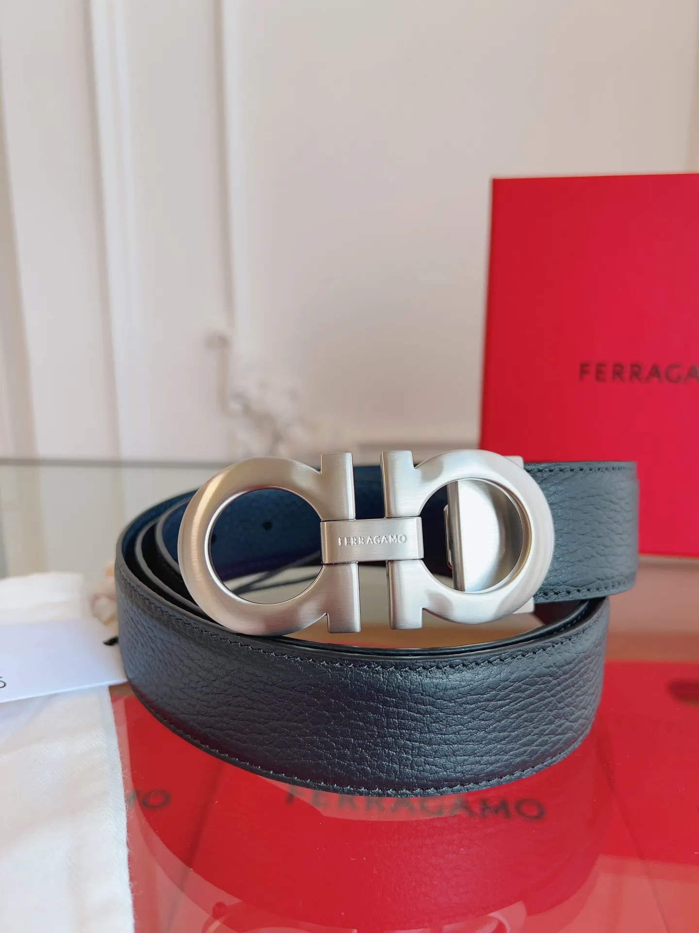 💰440💰Full set of packaging💰 💍Purchase grade Ferragamo 3.5cm original leather. Precision brass hardware upgraded version nfc chip, genuine factory IP plating! Original match