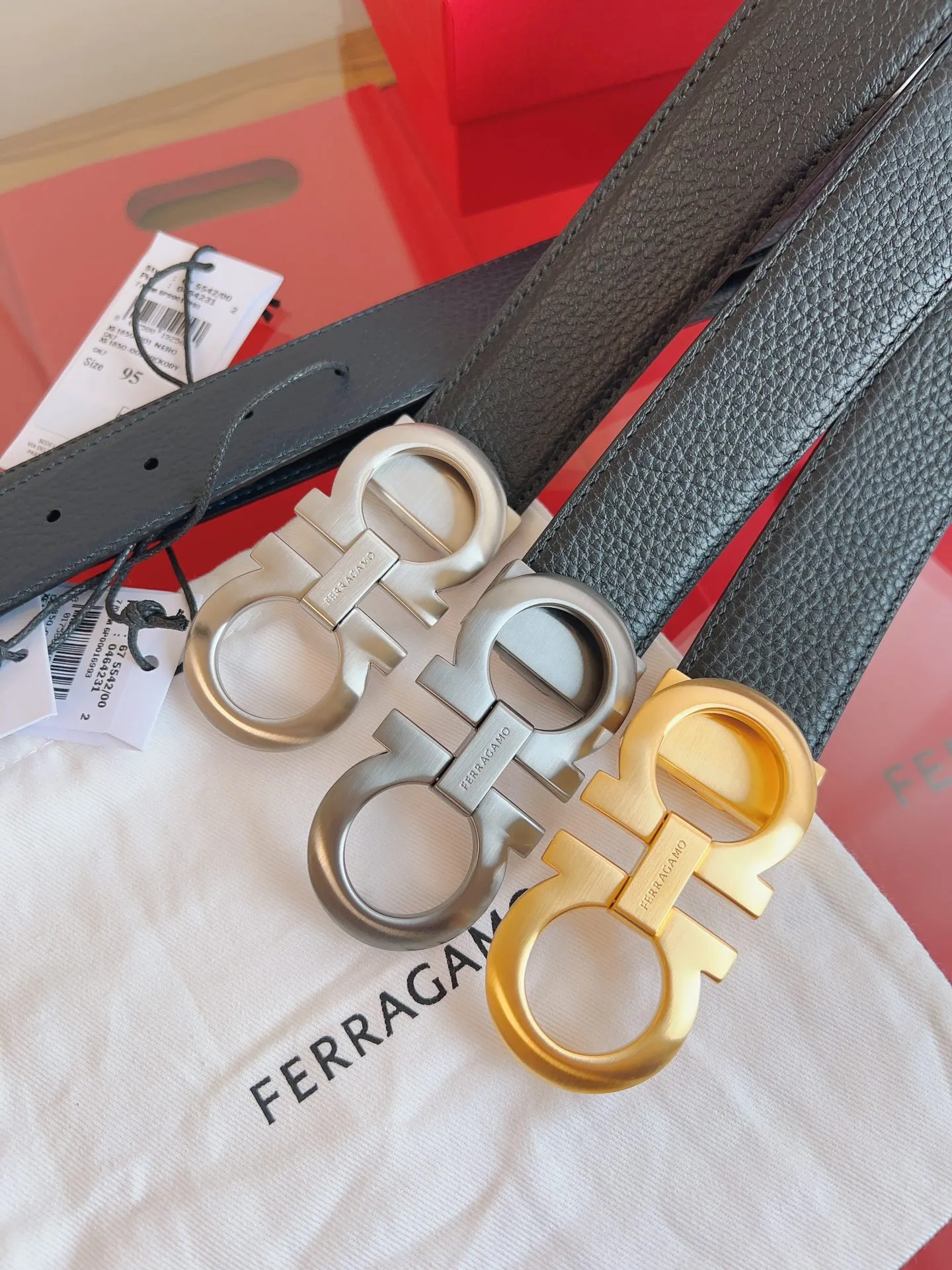 💰440💰Full set of packaging💰 💍Purchase grade Ferragamo 3.5cm original leather. Precision brass hardware upgraded version nfc chip, genuine factory IP plating! Original match