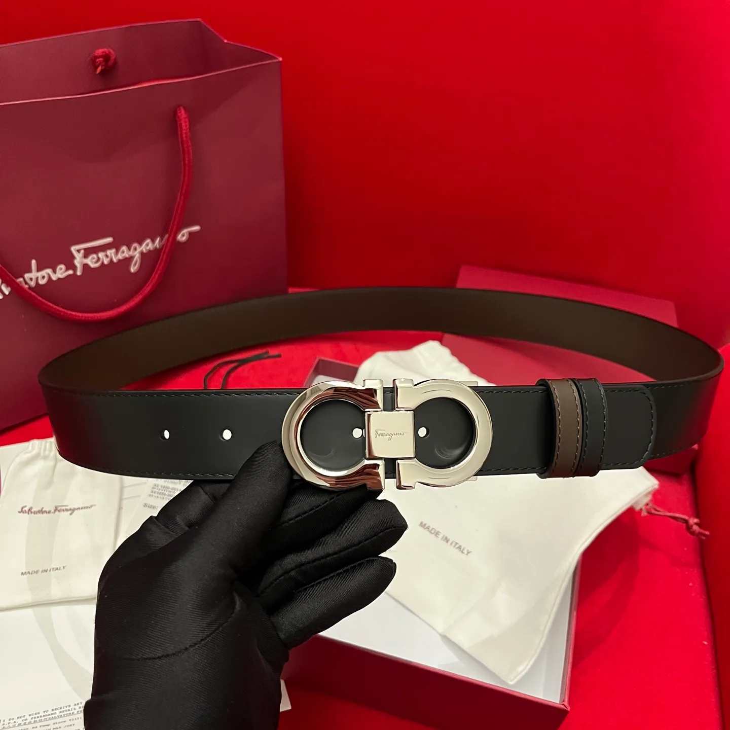 💰440💰Full package💰 💍Purchasing-grade Ferragamo Double-sided Italian imported original black matching☕️New quality palladium-plated buckle Width 3.5cm Double-sided usable The belt is adjustable and can be cut as needed to achieve a slim fit