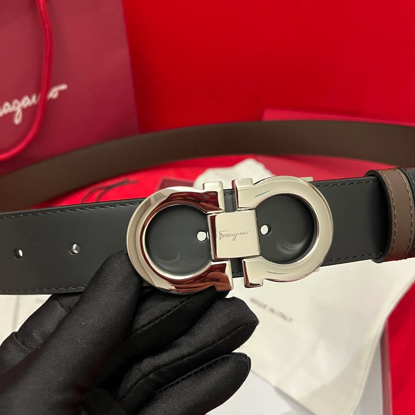 💰440💰Full package💰 💍Purchasing-grade Ferragamo Double-sided Italian imported original black matching☕️New quality palladium-plated buckle Width 3.5cm Double-sided usable The belt is adjustable and can be cut as needed to achieve a slim fit