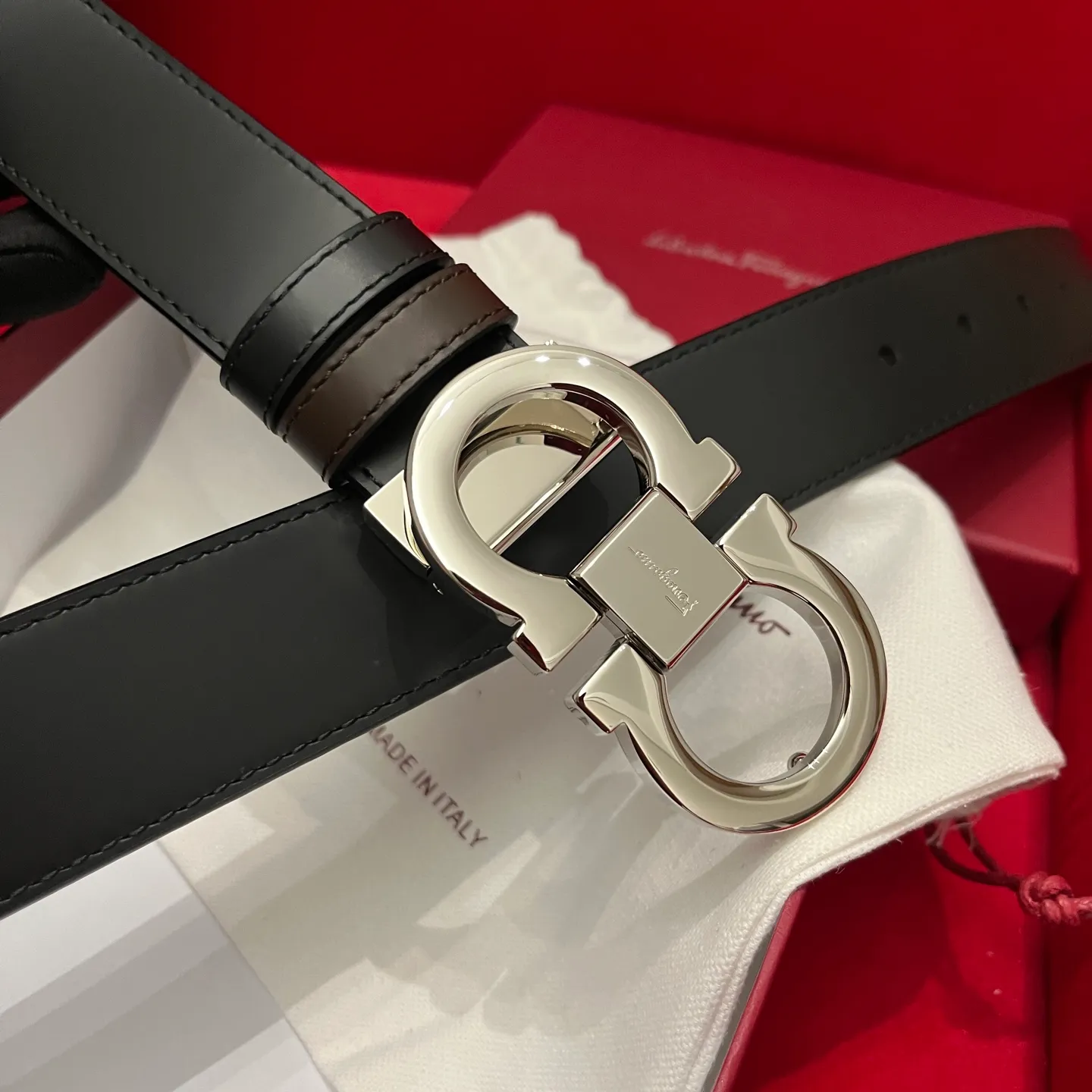 💰440💰Full package💰 💍Purchasing-grade Ferragamo Double-sided Italian imported original black matching☕️New quality palladium-plated buckle Width 3.5cm Double-sided usable The belt is adjustable and can be cut as needed to achieve a slim fit