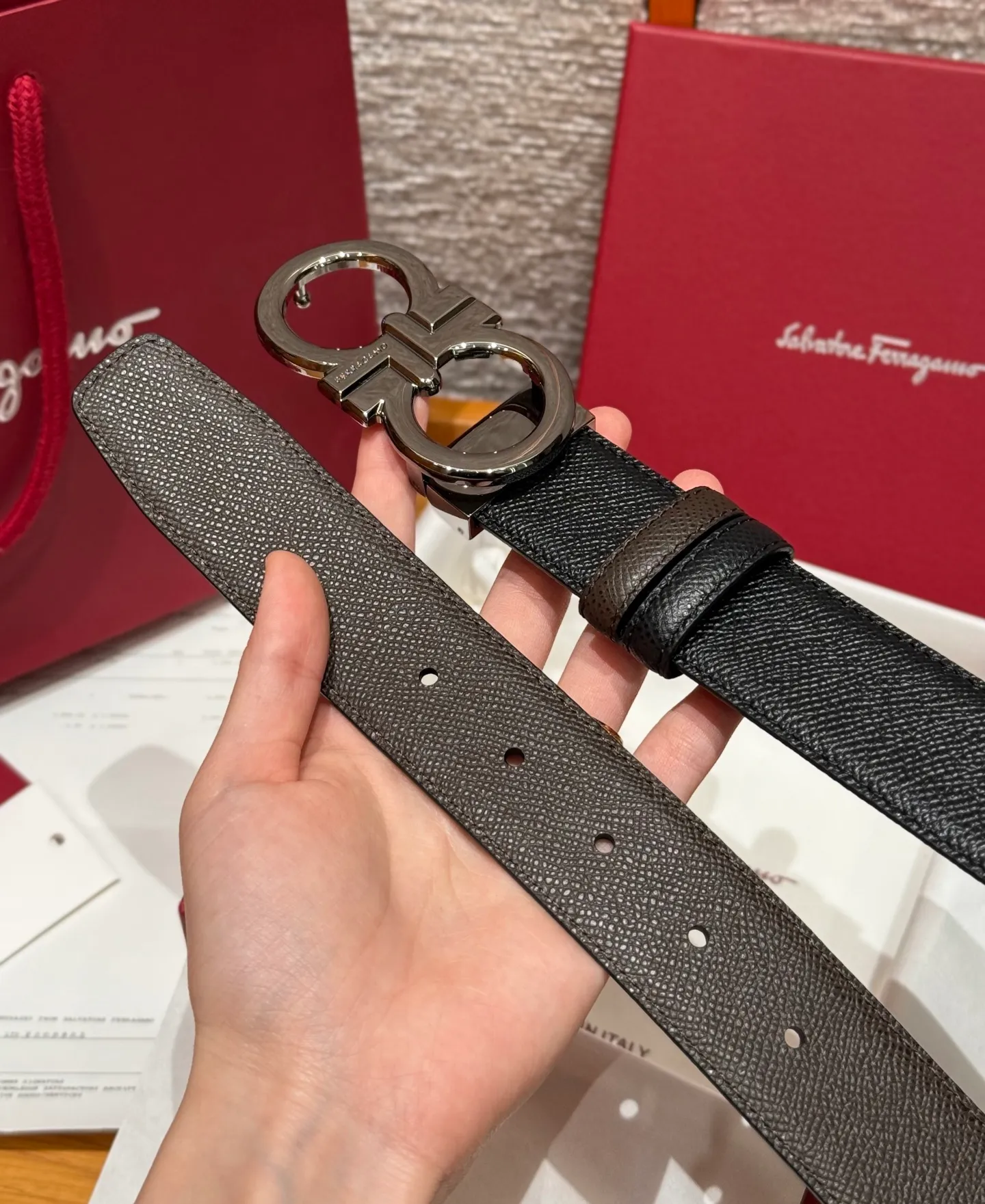 💰440💰Complete package💰 💍Purchase-grade Ferragamo⚡️🌹Double-sided Italian imported original black matching☕️New high-quality palladium-plated buckle Width 35mm Double-sided usable The belt is adjustable and can be cut as needed to achieve a slimming effect