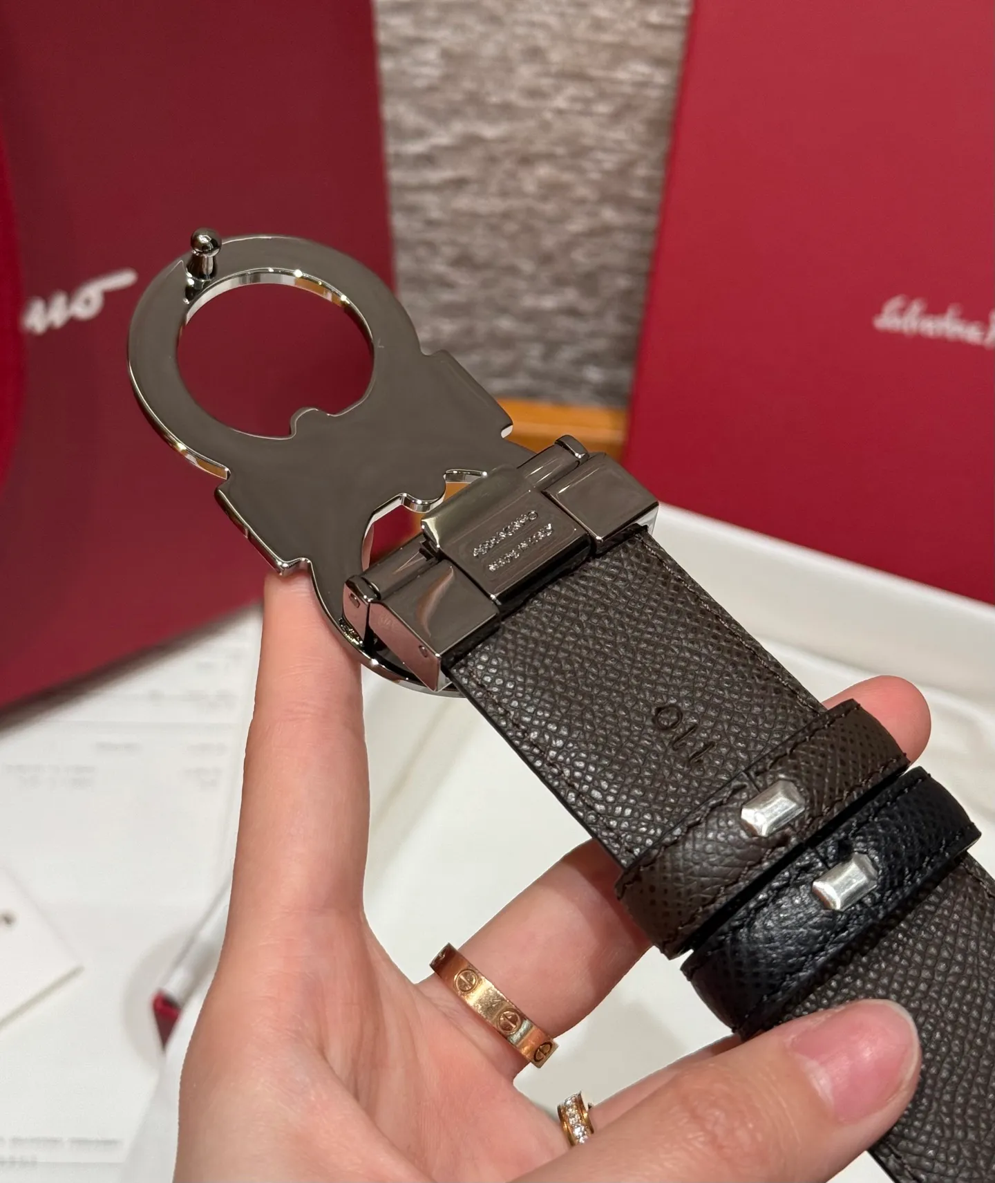 💰440💰Complete package💰 💍Purchase-grade Ferragamo⚡️🌹Double-sided Italian imported original black matching☕️New high-quality palladium-plated buckle Width 35mm Double-sided usable The belt is adjustable and can be cut as needed to achieve a slimming effect