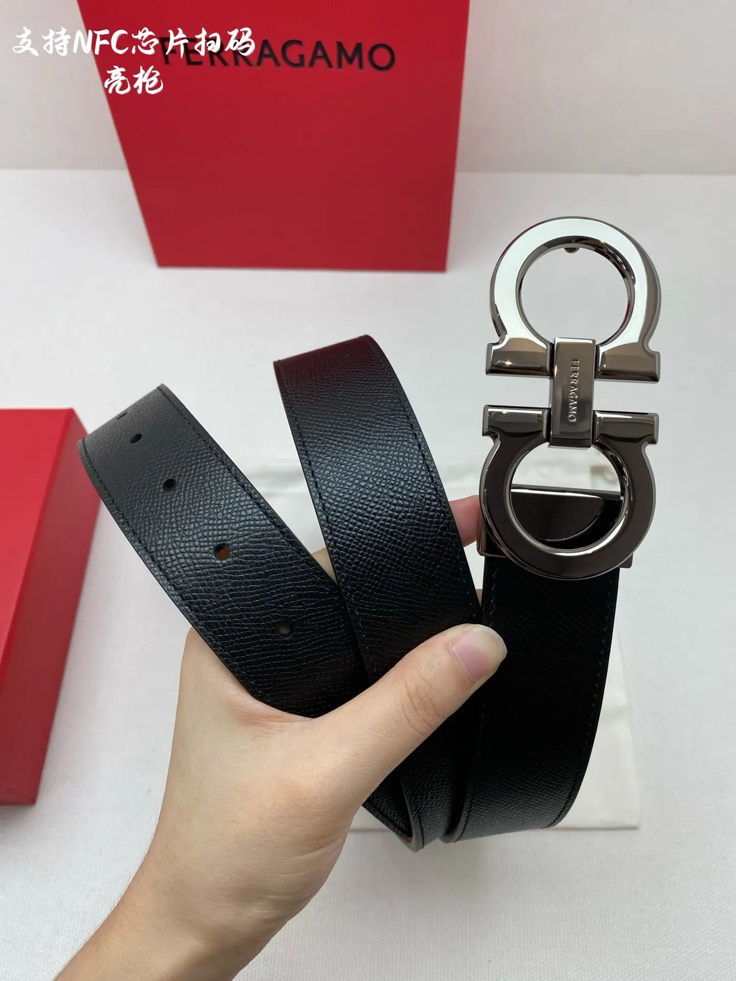 💰440💰Full package💰 💍Purchasing agent Ferragamo⚡️🌹3.5cm high-end customized men's belt Double-sided imported cowhide⚡️🌹Choose and match by yourself Genuine materials Very textured Fashionable and classic without losing style You can cut it by yourself!