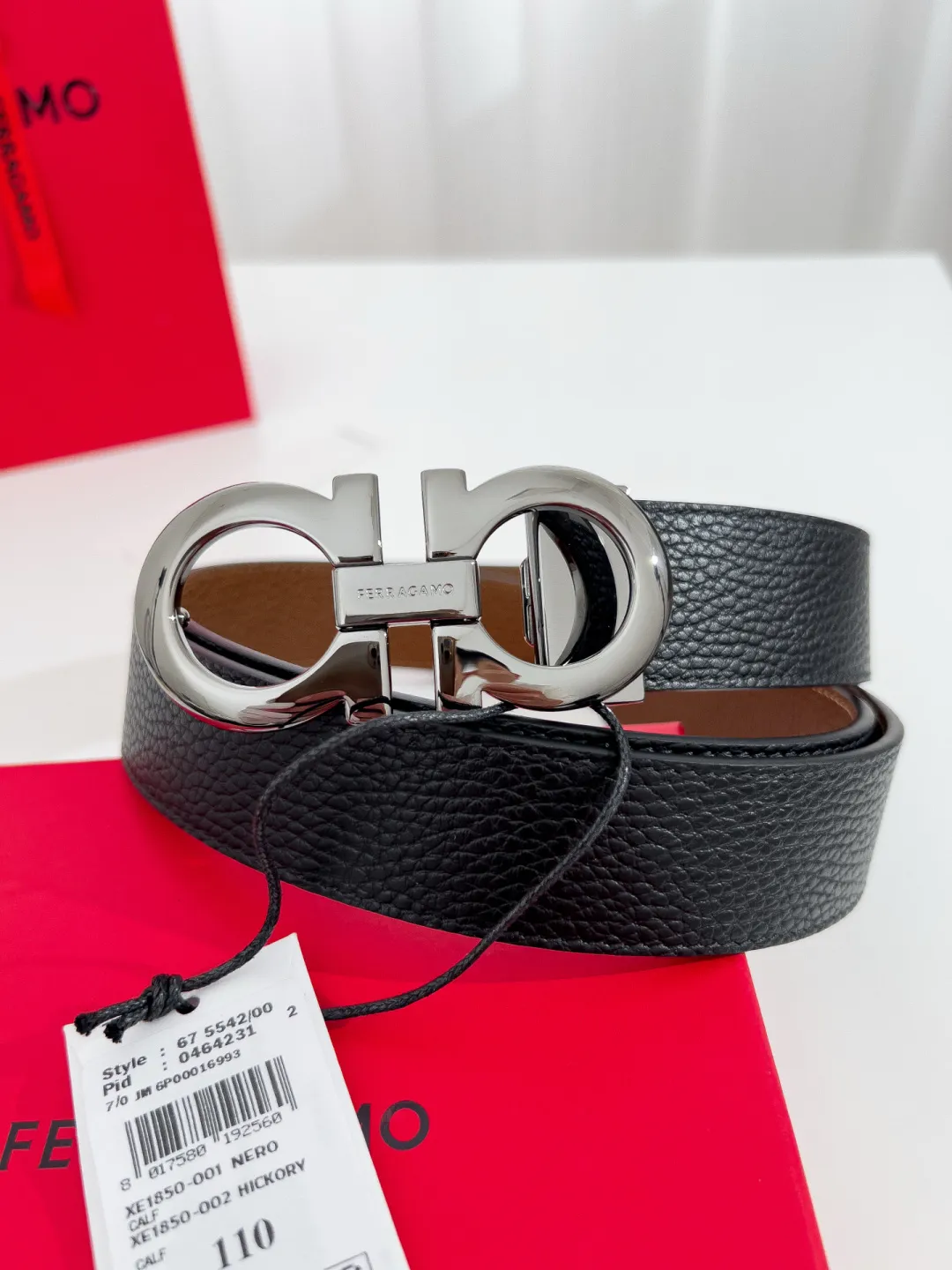 💰440💰Full package💰 💍Purchase-grade Ferragamo⚡️🌹Width 3.5cm, imported first-layer calfskin, double-sided cowhide material⚡️🌹The leather is soft and Q-elastic. Dürkopp's diagonal stitching is exquisite and durable. Good quality goods. Button head: pure copper button (gold, gun color, silver)