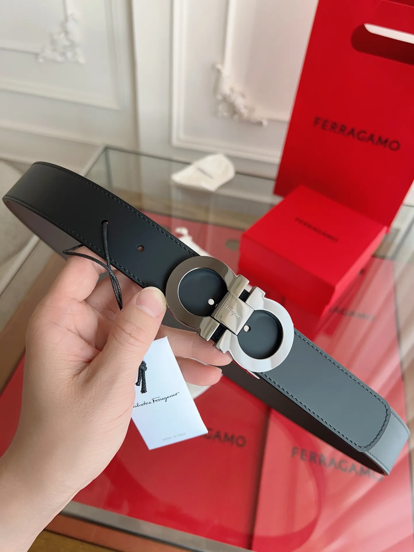 💰440💰Full set of packaging💰 💍Purchase grade Ferragamo 3.5cm original leather. Precision brass hardware upgraded version nfc chip, genuine factory IP plating! Original match