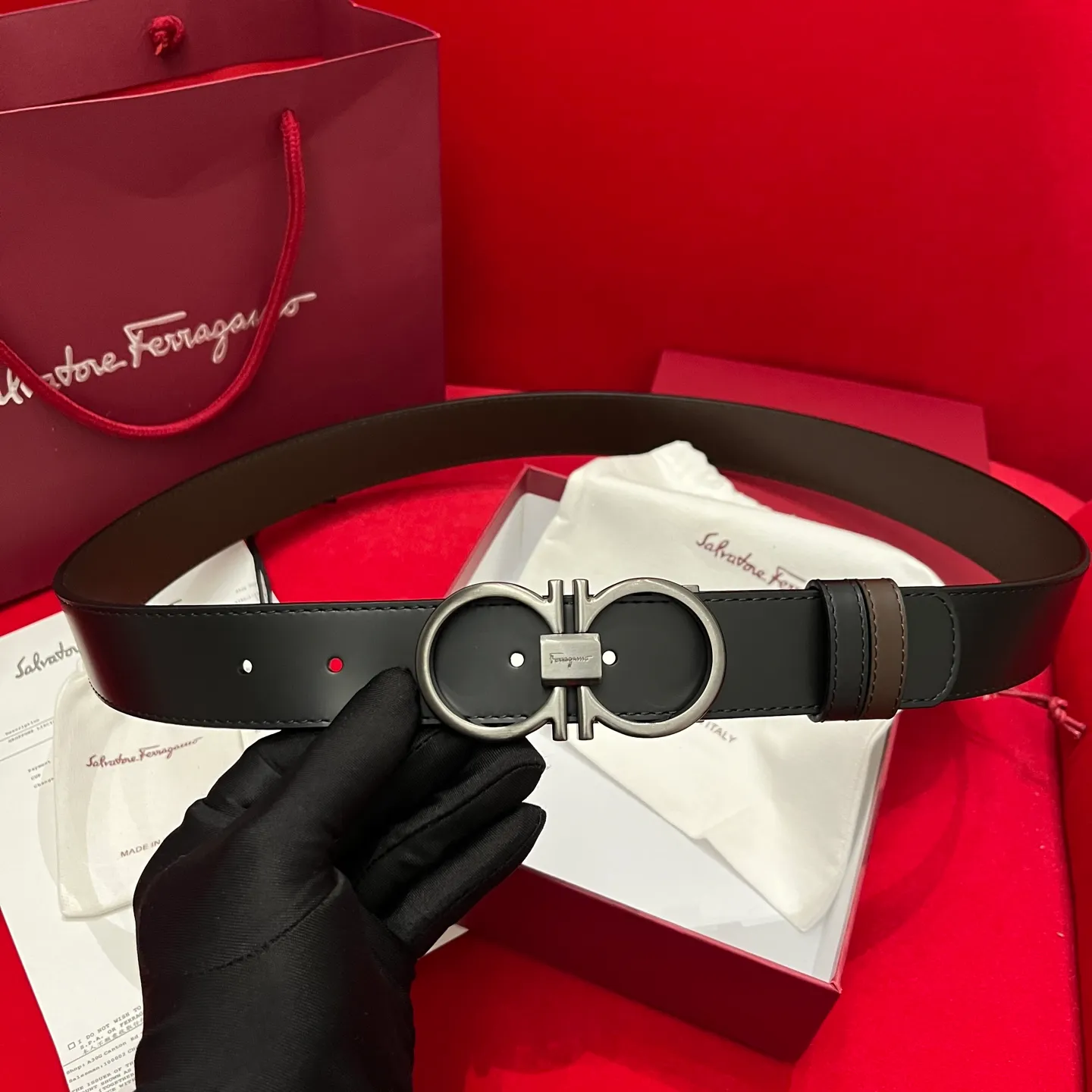💰440💰Full package💰 💍Purchasing-grade Ferragamo Double-sided Italian imported original black matching☕️New quality palladium-plated buckle Width 3.5cm Double-sided usable The belt is adjustable and can be cut as needed to achieve a slim fit