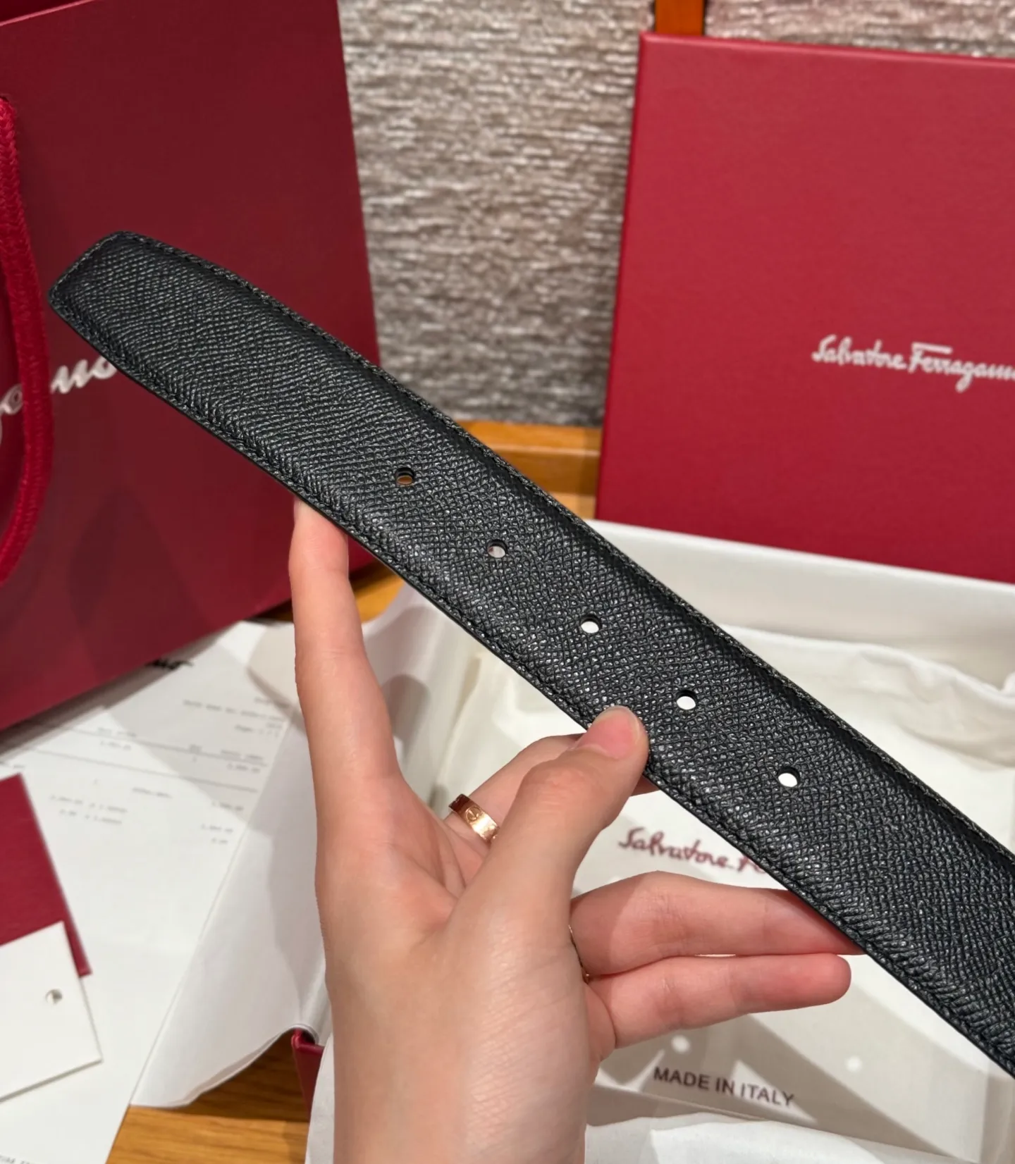💰440💰Complete package💰 💍Purchase-grade Ferragamo⚡️🌹Double-sided Italian imported original black matching☕️New high-quality palladium-plated buckle Width 35mm Double-sided usable The belt is adjustable and can be cut as needed to achieve a slimming effect