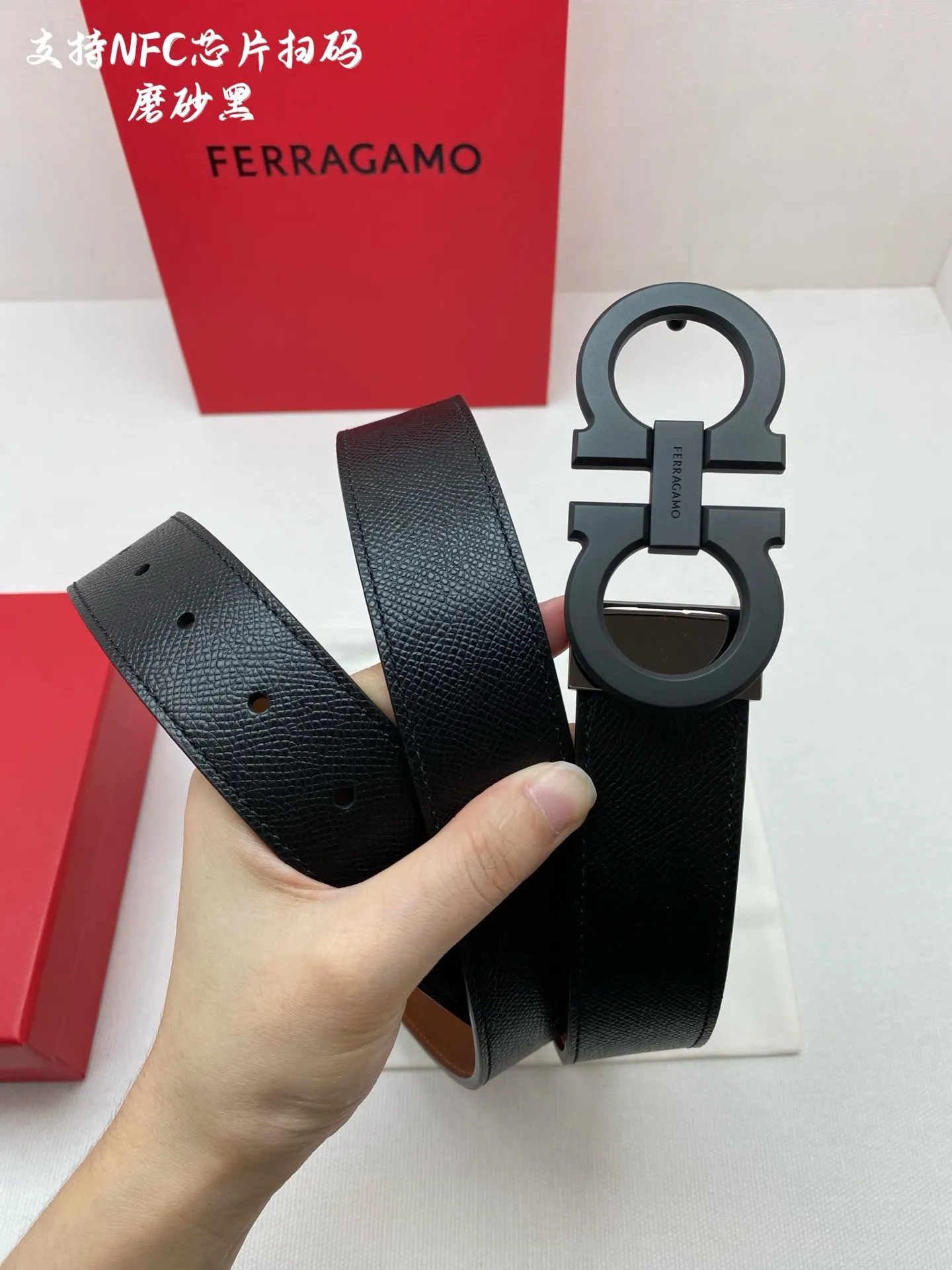 💰440💰Full package💰 💍Purchasing agent Ferragamo⚡️🌹3.5cm high-end customized men's belt Double-sided imported cowhide⚡️🌹Choose and match by yourself Genuine materials Very textured Fashionable and classic without losing style You can cut it by yourself!