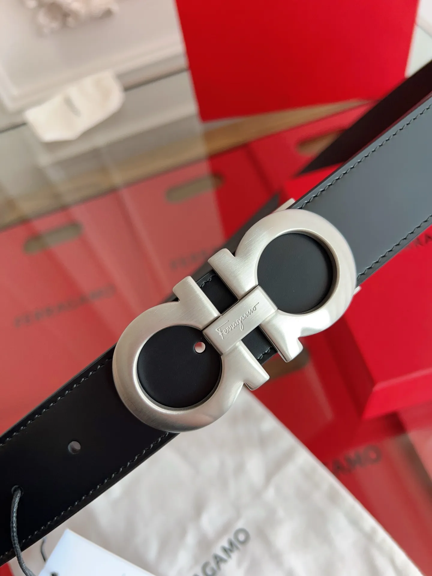 💰440💰Full set of packaging💰 💍Purchase grade Ferragamo 3.5cm original leather. Precision brass hardware upgraded version nfc chip, genuine factory IP plating! Original match