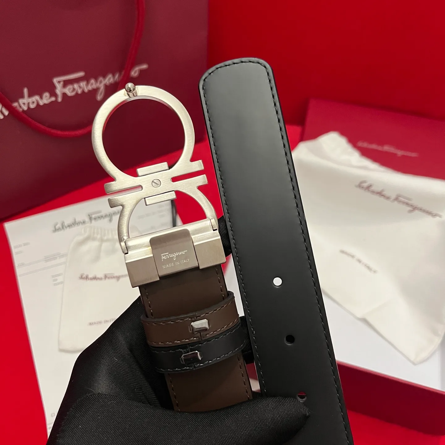💰440💰Full package💰 💍Purchasing-grade Ferragamo Double-sided Italian imported original black matching☕️New quality palladium-plated buckle Width 3.5cm Double-sided usable The belt is adjustable and can be cut as needed to achieve a slim fit