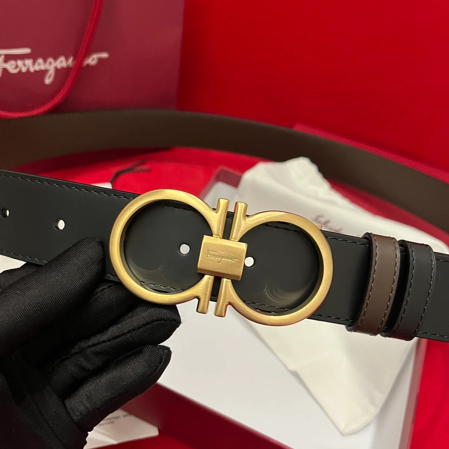 💰440💰Full package💰 💍Purchasing-grade Ferragamo Double-sided Italian imported original black matching☕️New quality palladium-plated buckle Width 3.5cm Double-sided usable The belt is adjustable and can be cut as needed to achieve a slim fit
