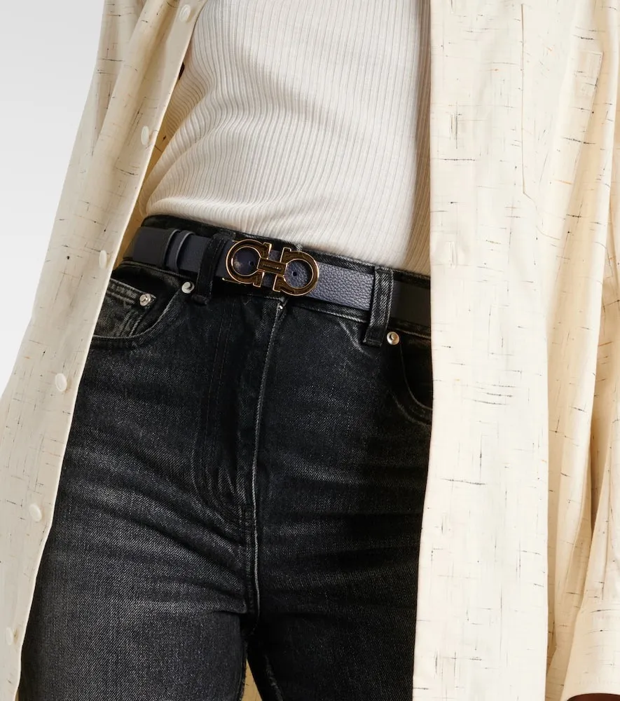 Ferragamo women's 2.5cm reversible belt is reversible and can be used perfectly in any style. The classic style will never go out of style.