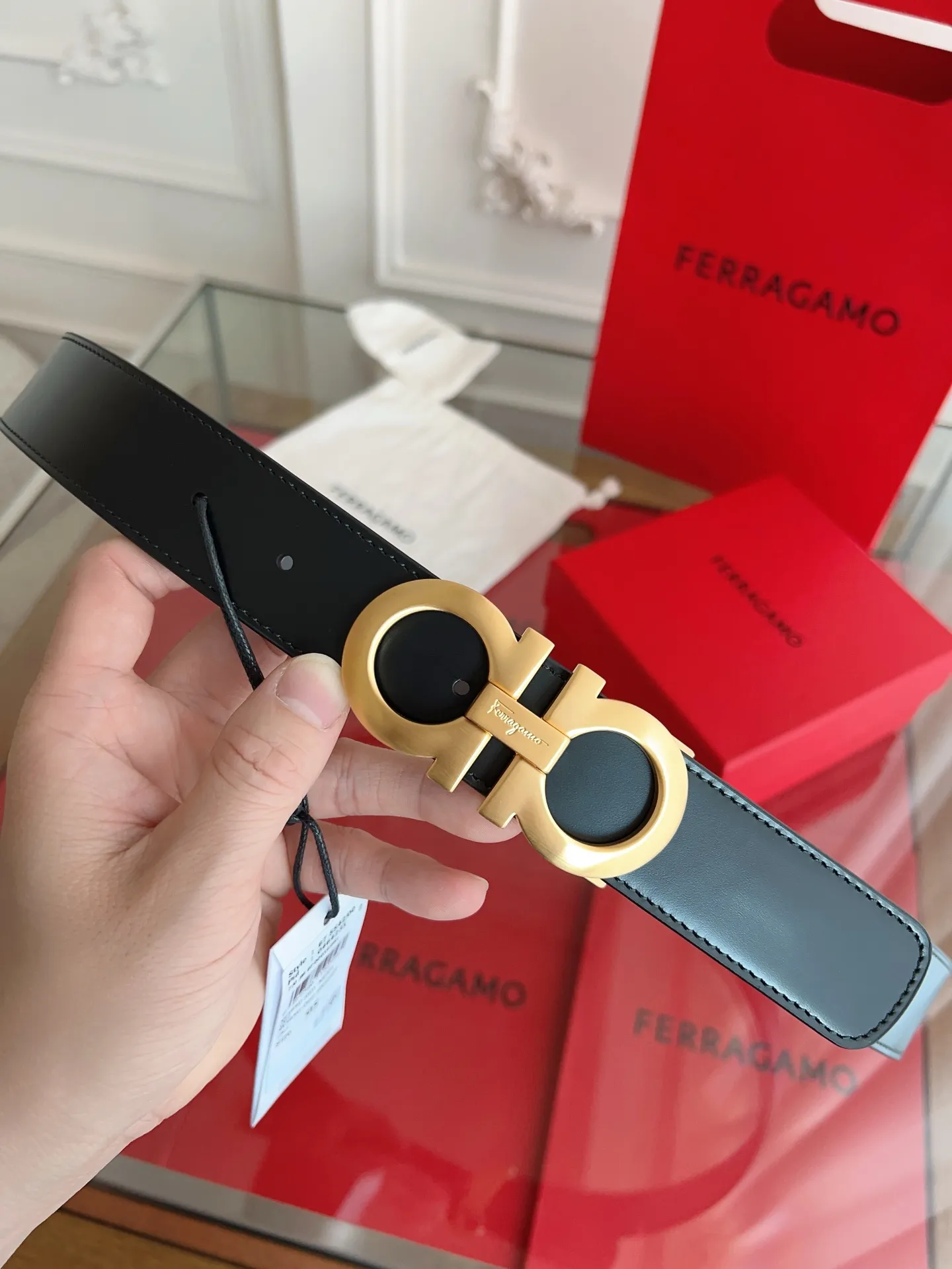 💰440💰Full set of packaging💰 💍Purchase grade Ferragamo 3.5cm original leather. Precision brass hardware upgraded version nfc chip, genuine factory IP plating! Original match