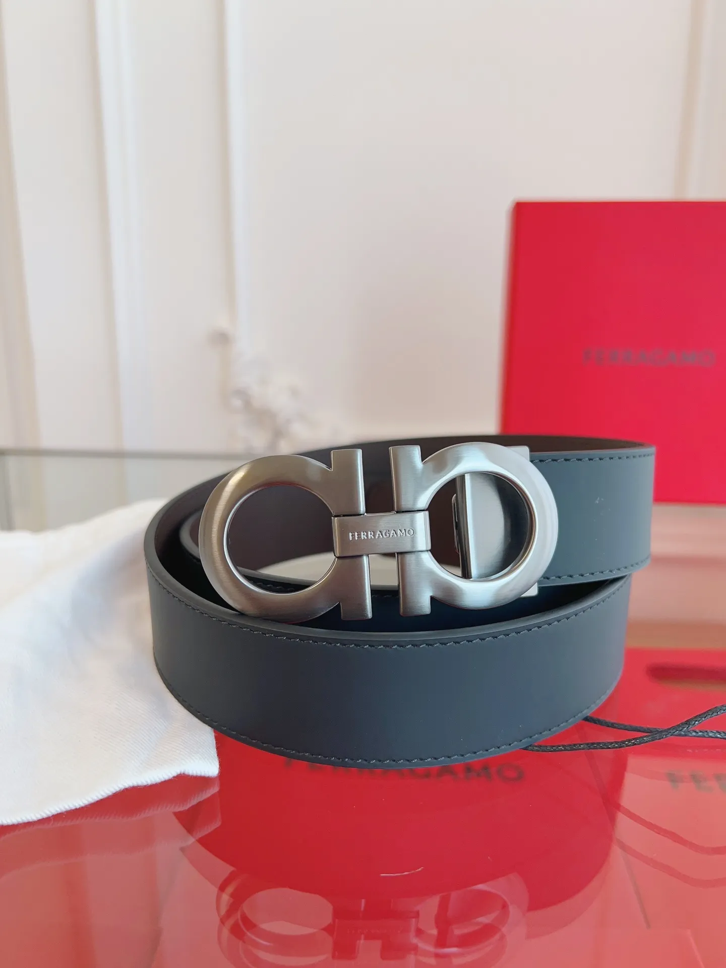 💰440💰Full set of packaging💰 💍Purchase grade Ferragamo 3.5cm original leather. Precision brass hardware upgraded version nfc chip, genuine factory IP plating! Original match