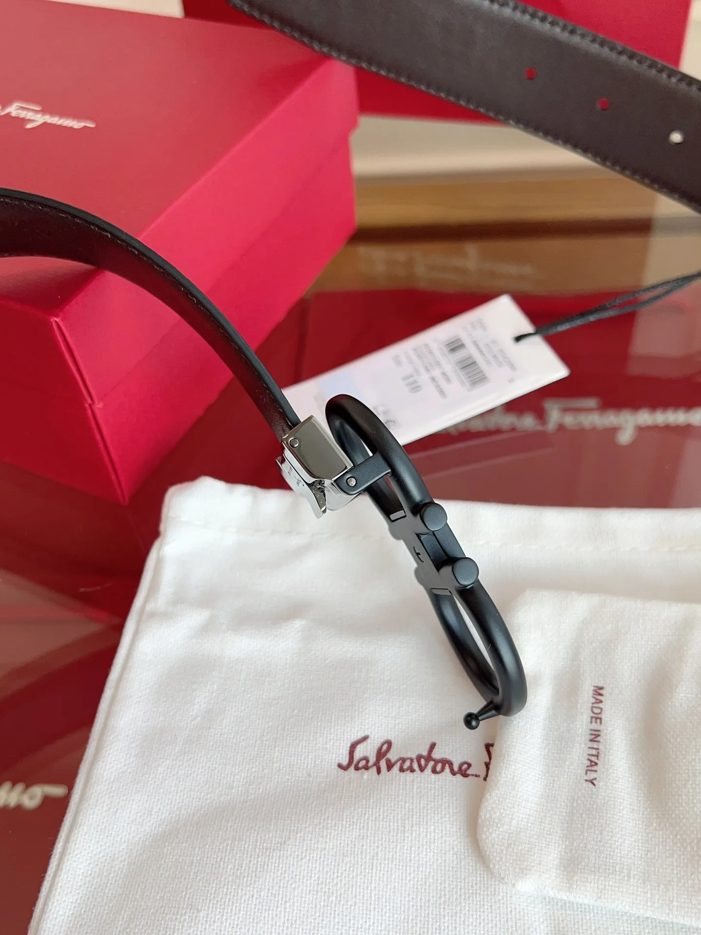 💰440💰Full set of packaging💰 💍Purchase grade Ferragamo 3.5cm original leather. Precision brass hardware upgraded version nfc chip, genuine factory IP plating! Original match