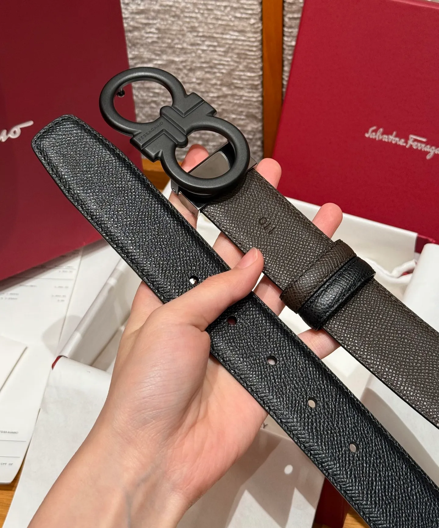 💰440💰Complete package💰 💍Purchase-grade Ferragamo⚡️🌹Double-sided Italian imported original black matching☕️New high-quality palladium-plated buckle Width 35mm Double-sided usable The belt is adjustable and can be cut as needed to achieve a slimming effect