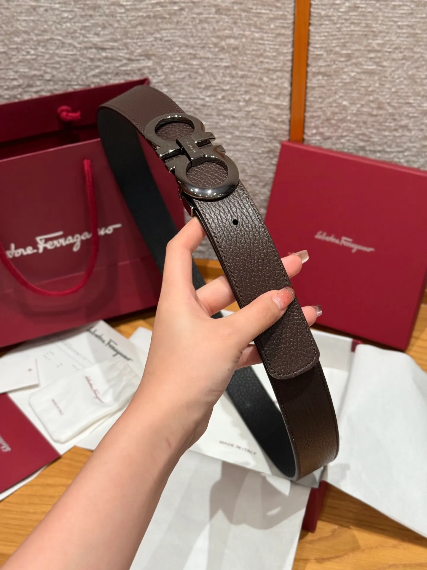 💰440💰Complete package💰 💍Purchase-grade Ferragamo⚡️🌹Double-sided Italian imported original black matching☕️New high-quality palladium-plated buckle Width 35mm Double-sided usable The belt is adjustable and can be cut as needed to achieve a slimming effect
