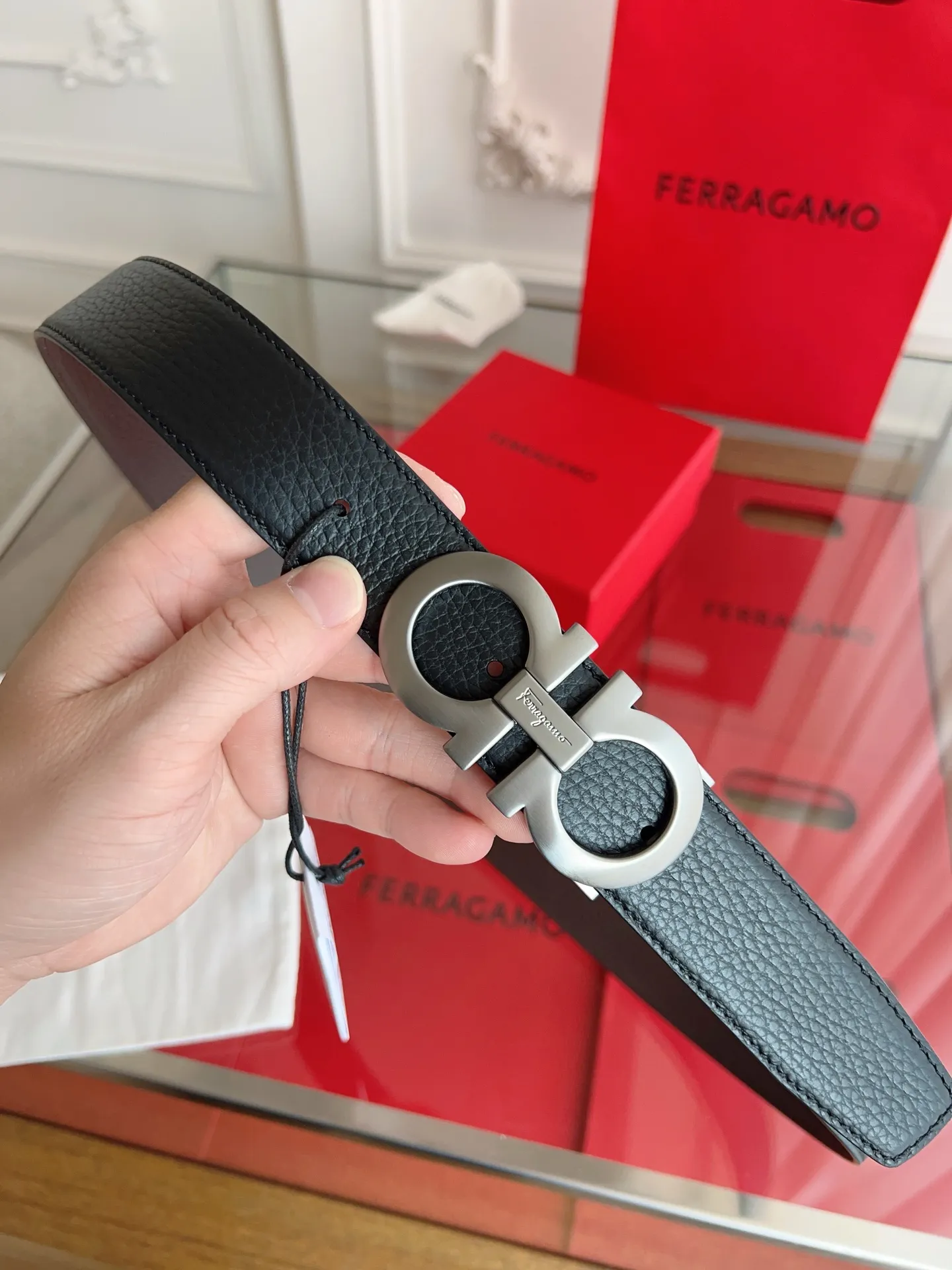 💰440💰Full set of packaging💰 💍Purchase grade Ferragamo 3.5cm original leather. Precision brass hardware upgraded version nfc chip, genuine factory IP plating! Original match